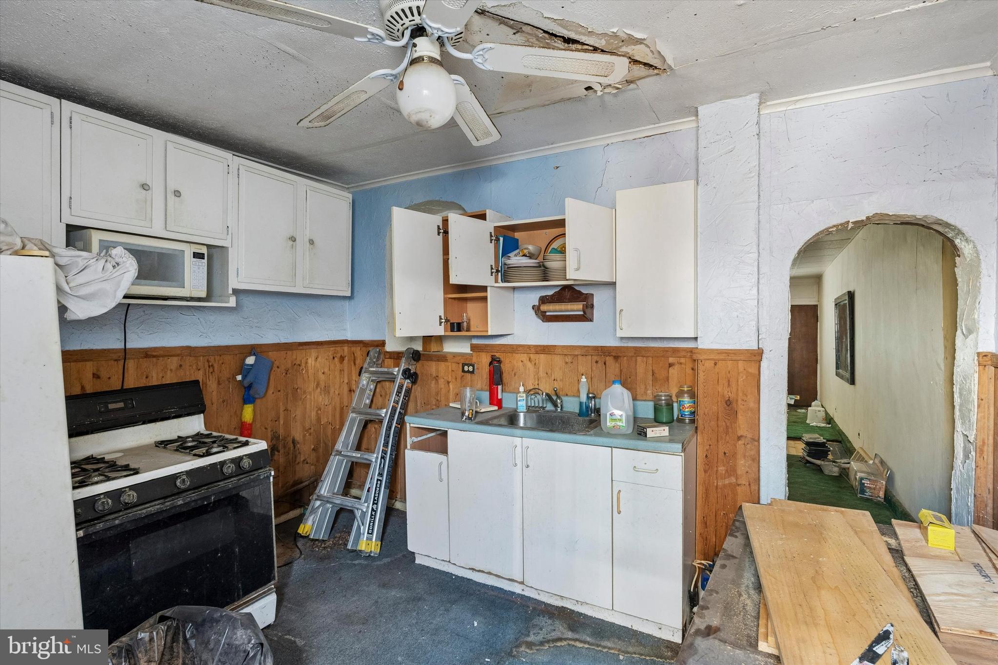 EAST KENSINGTON - Residential