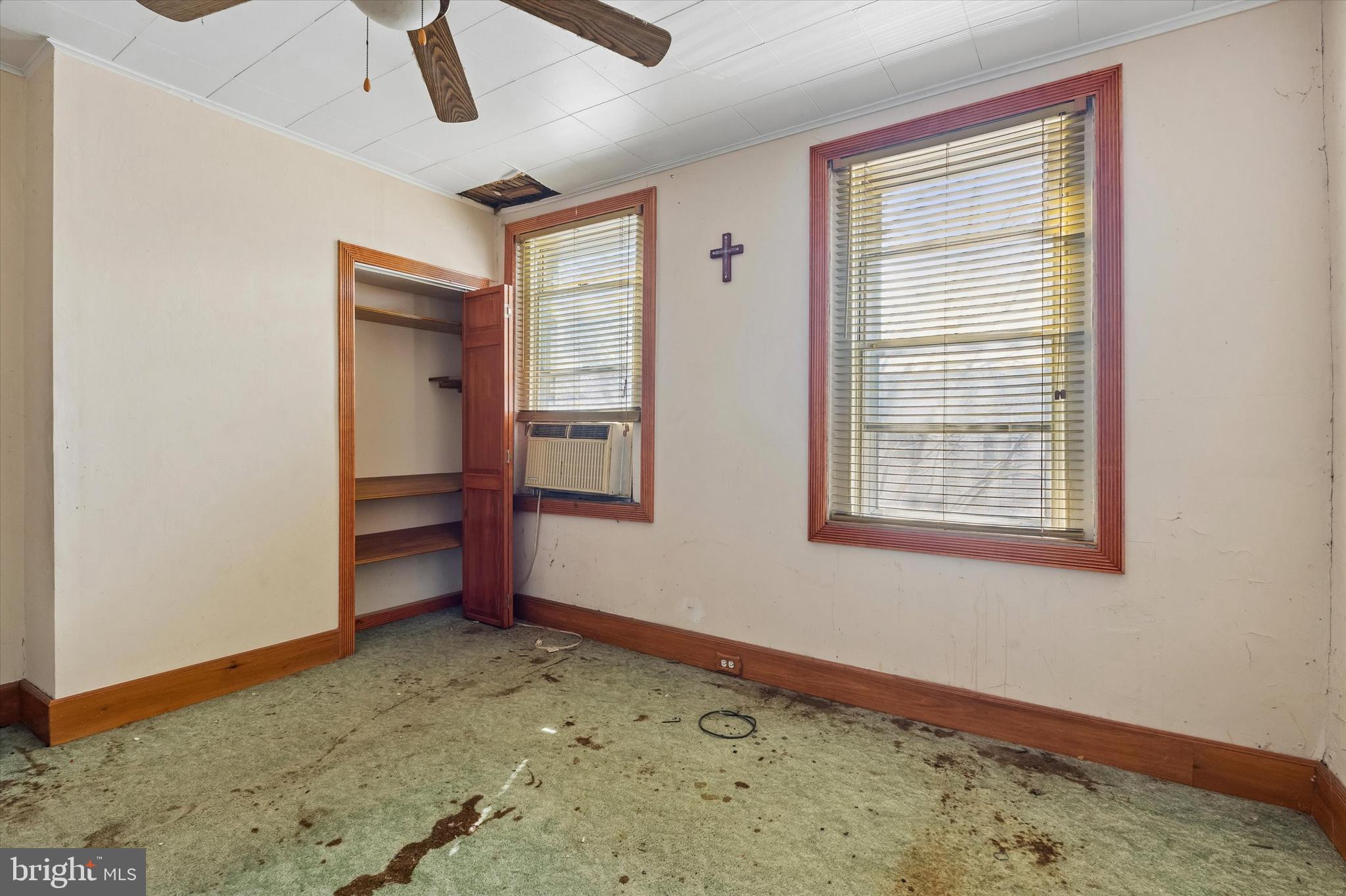 EAST KENSINGTON - Residential