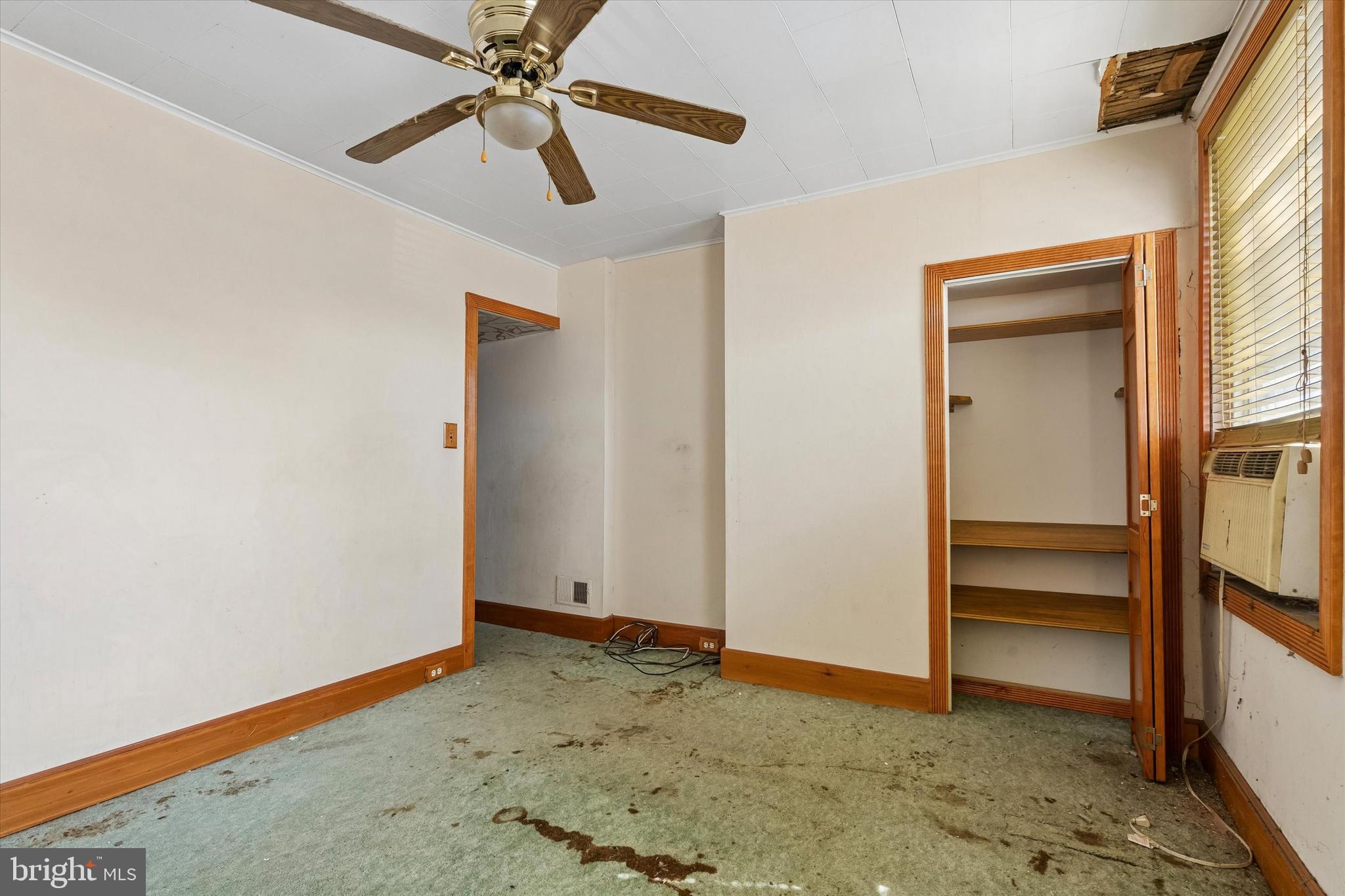 EAST KENSINGTON - Residential