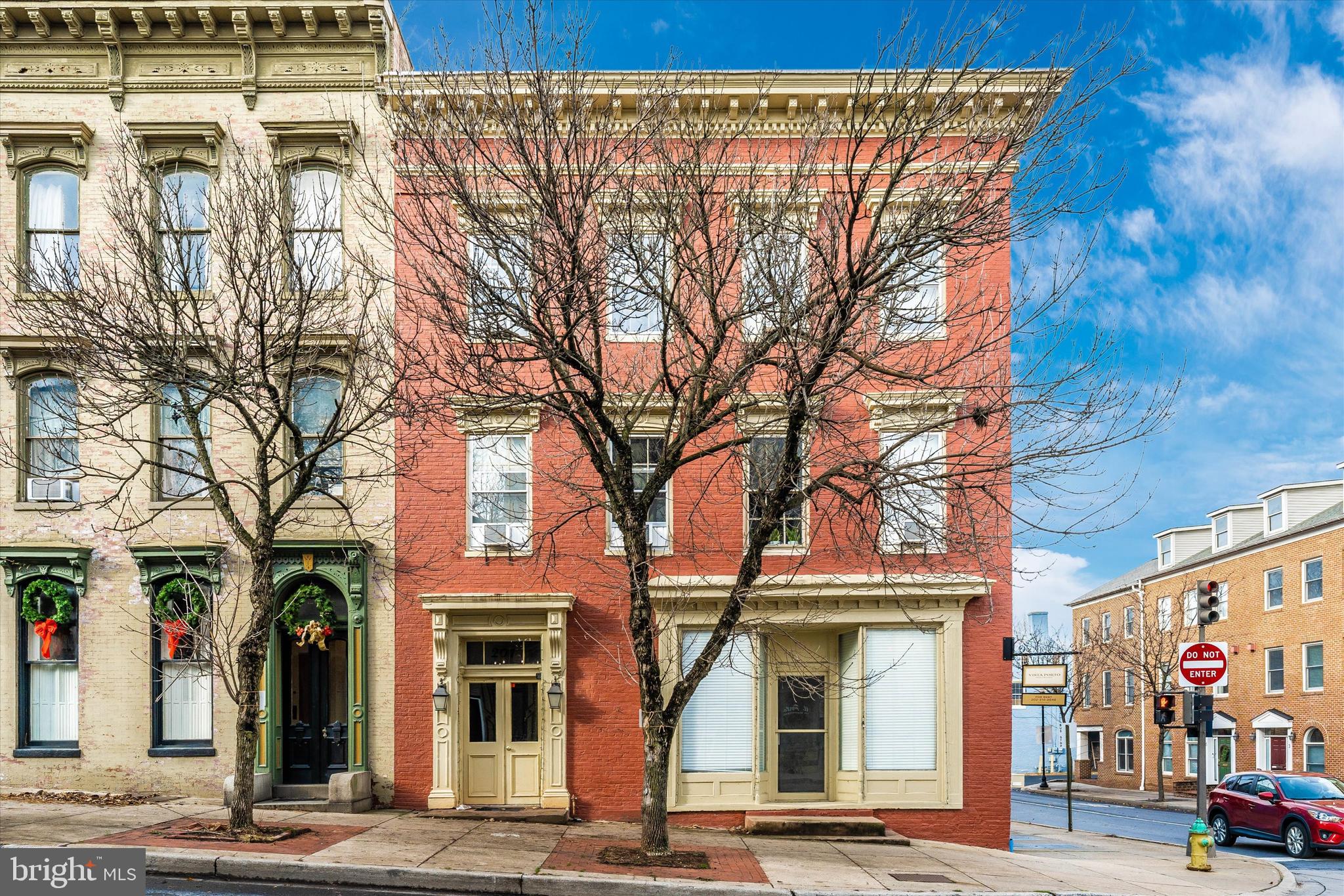 201 S MARKET STREET 1B
