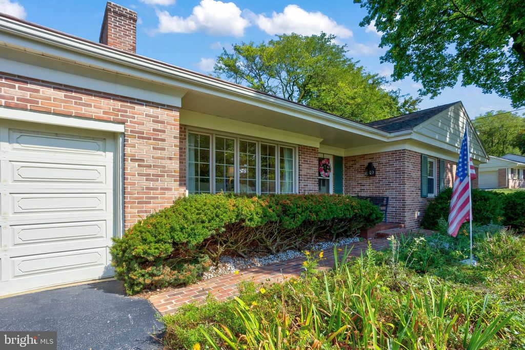 Photo of 2113 LYNDELL DR, LANCASTER, PA 17601 (MLS # PALA2040704)