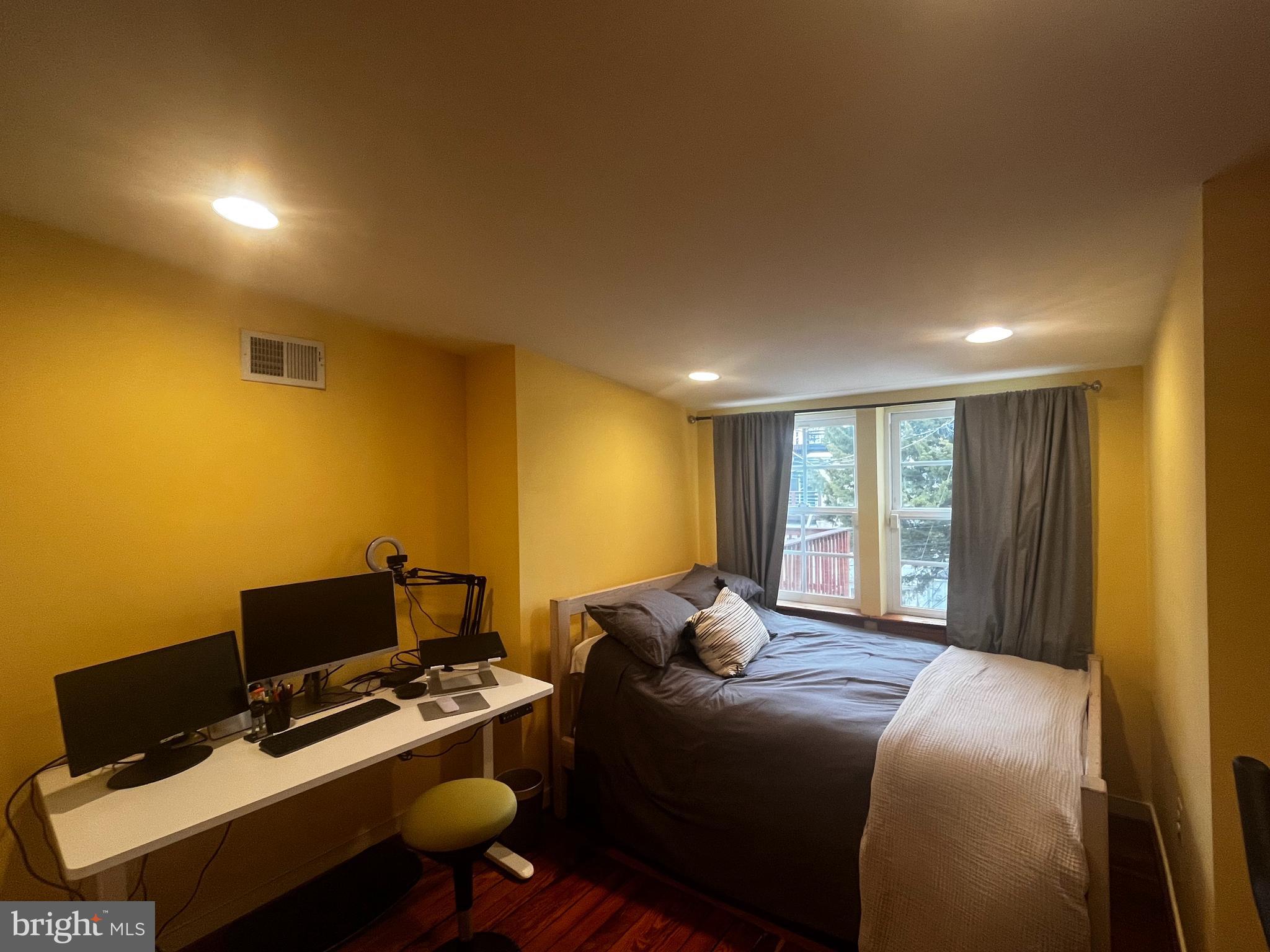 RIVERSIDE - Residential