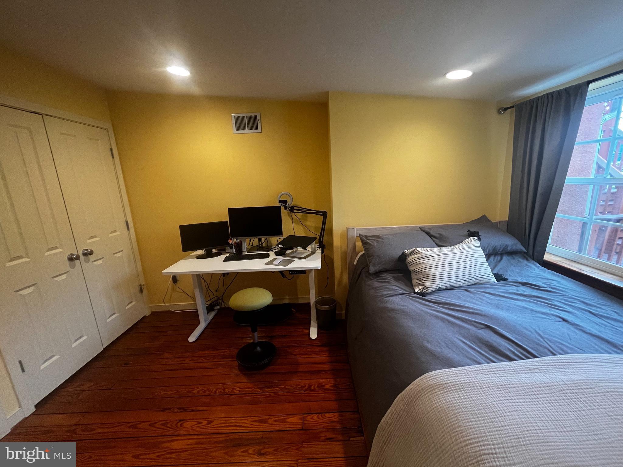 RIVERSIDE - Residential