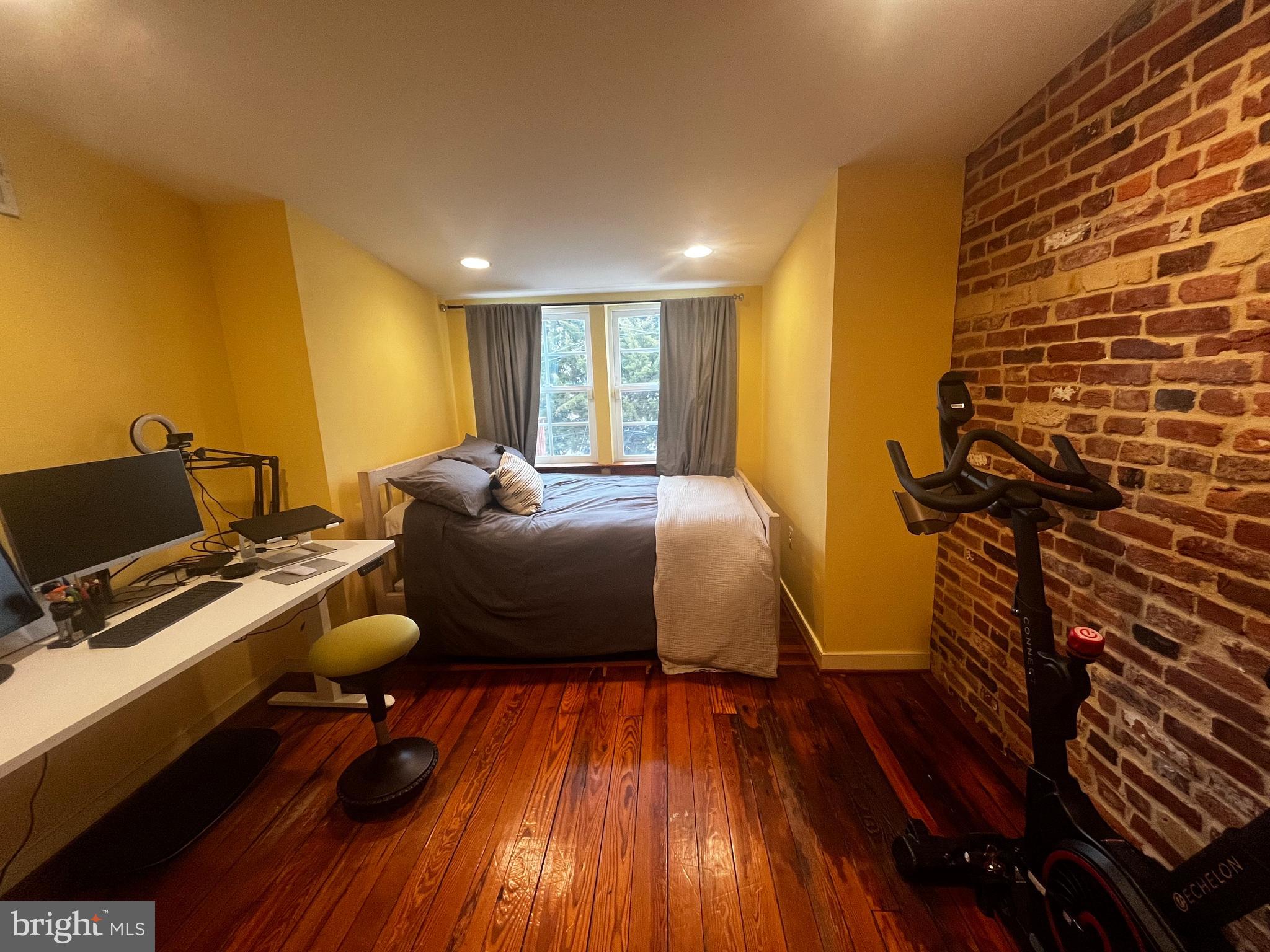 RIVERSIDE - Residential