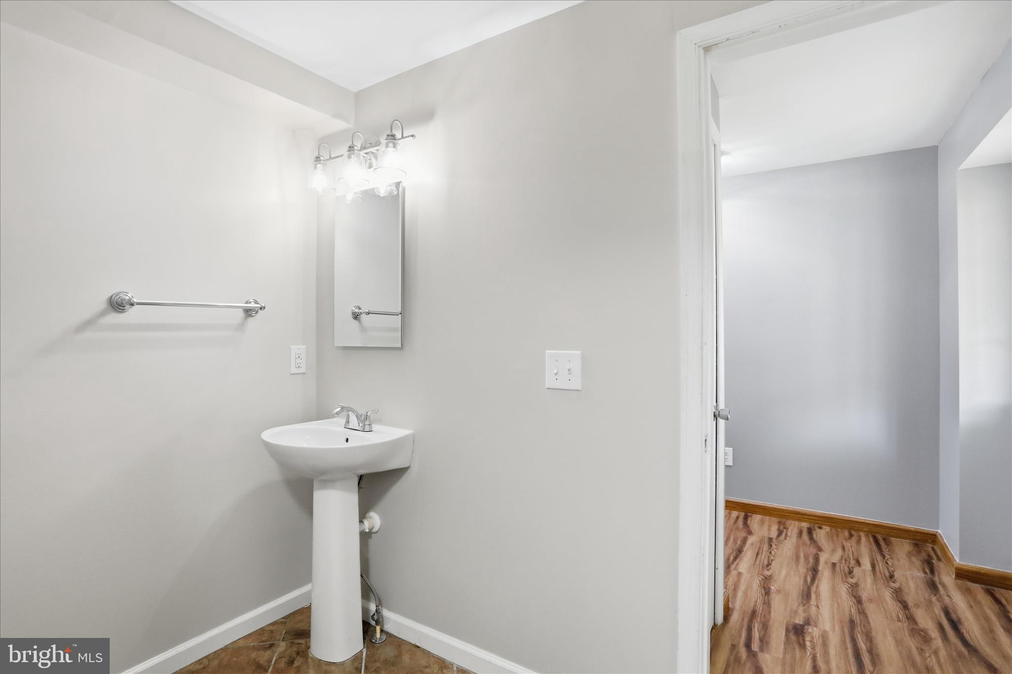 KEEDYSVILLE - Residential