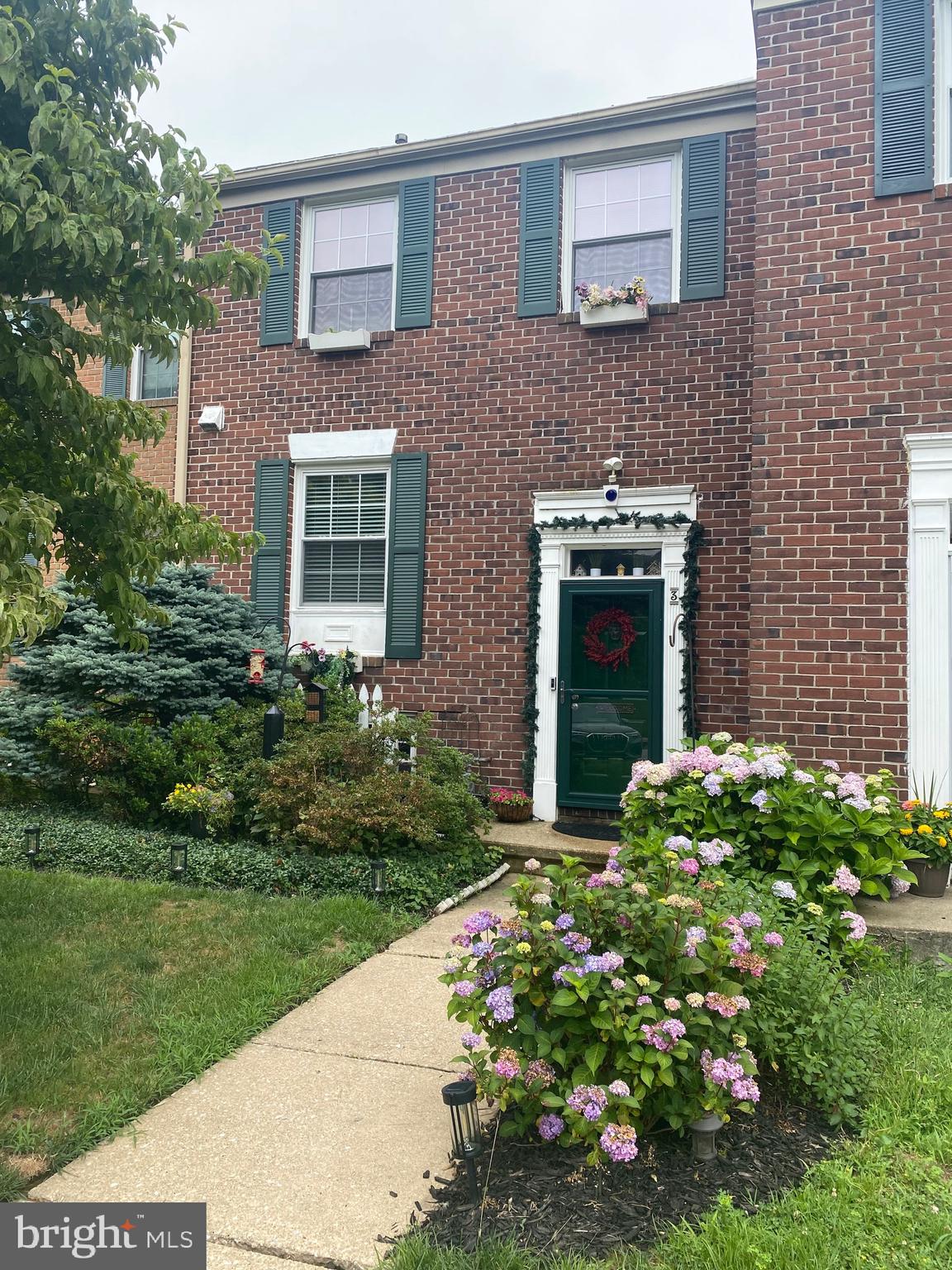 3 SUGAR TREE PLACE
