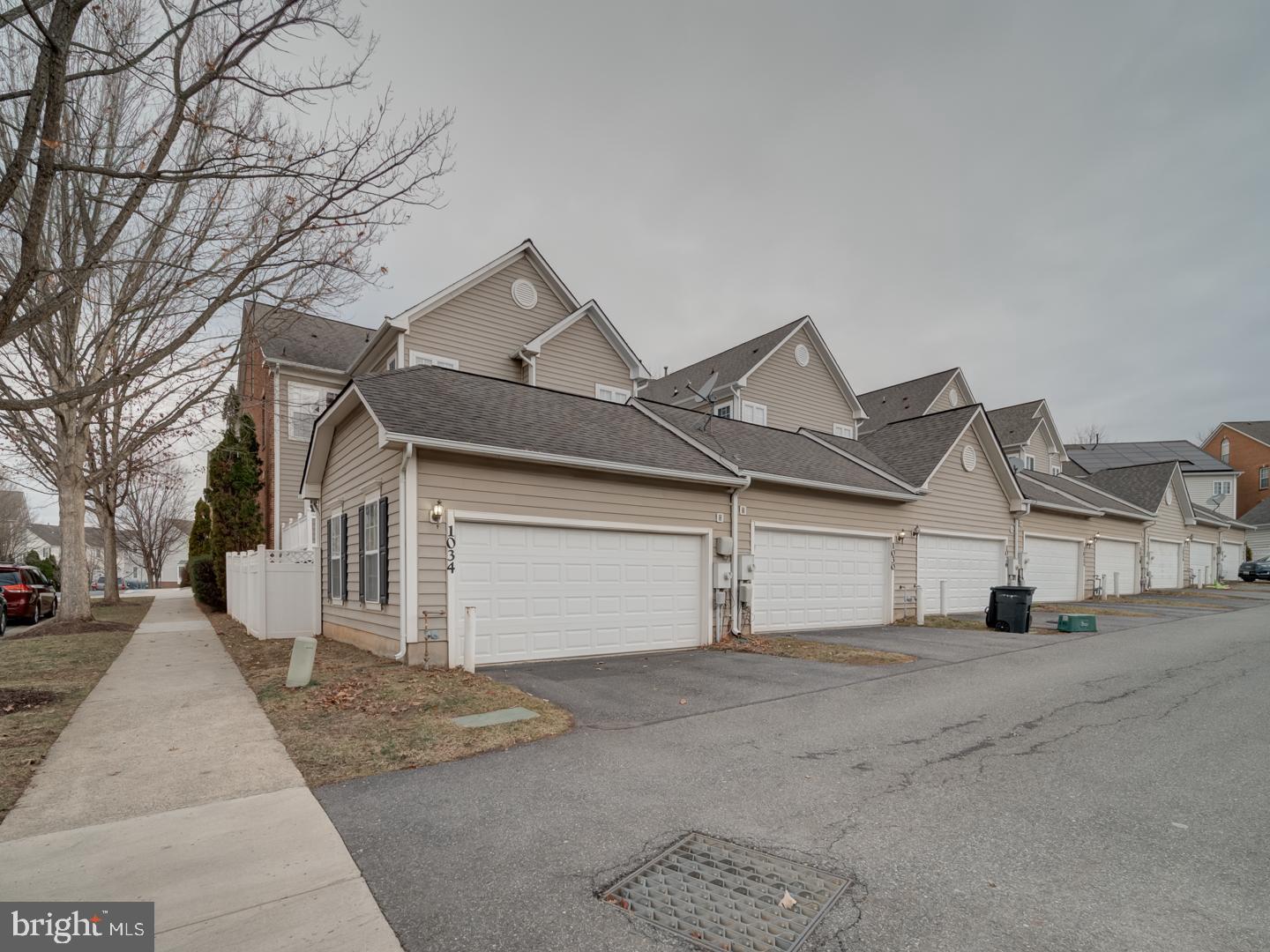 LAKELANDS - Residential