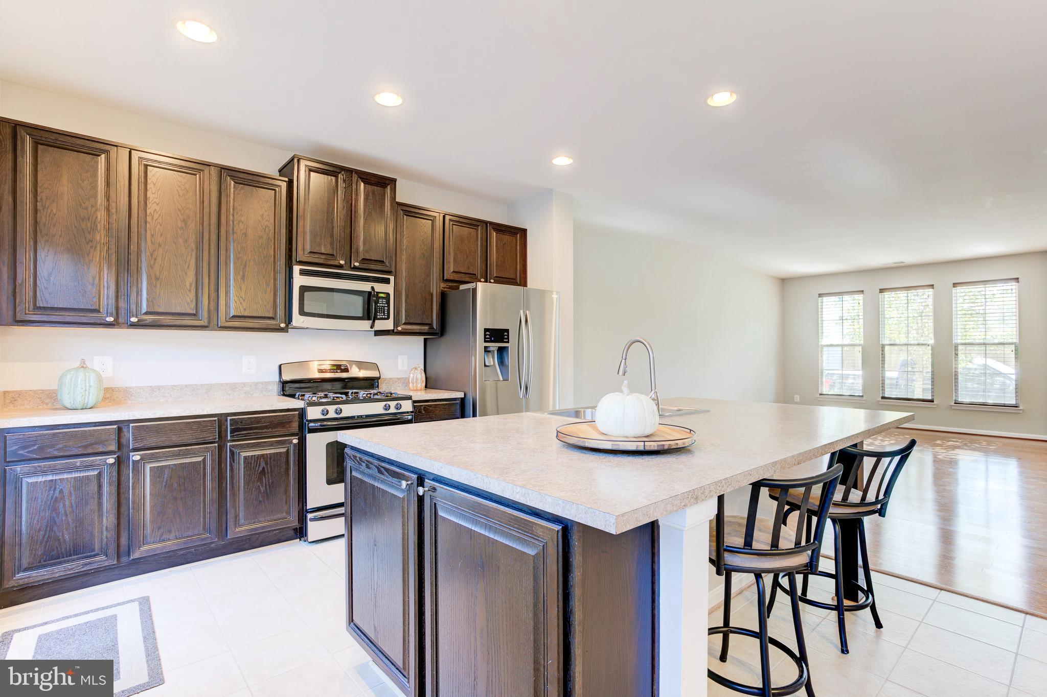 VICTORY LAKES - Residential