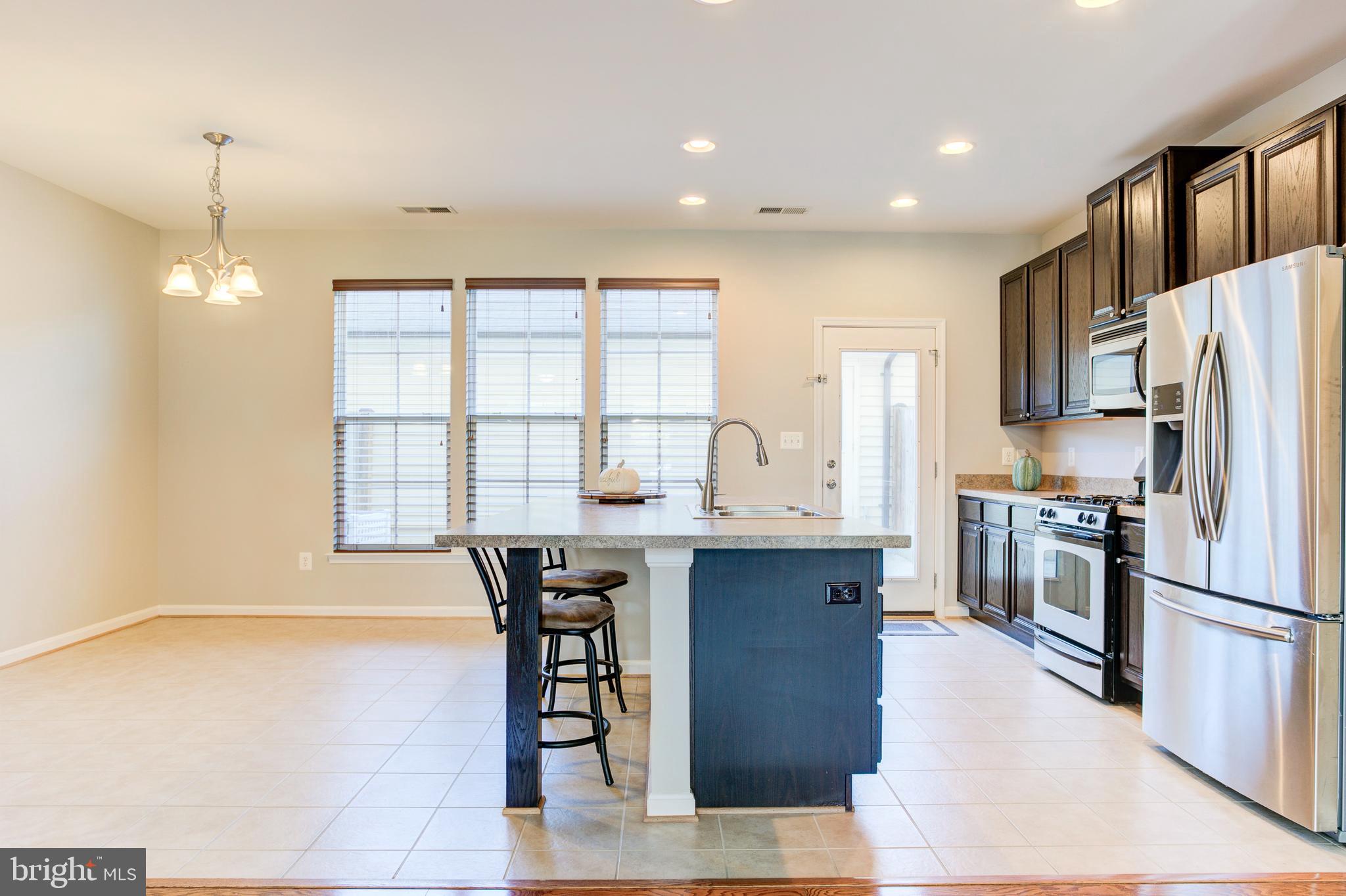 VICTORY LAKES - Residential