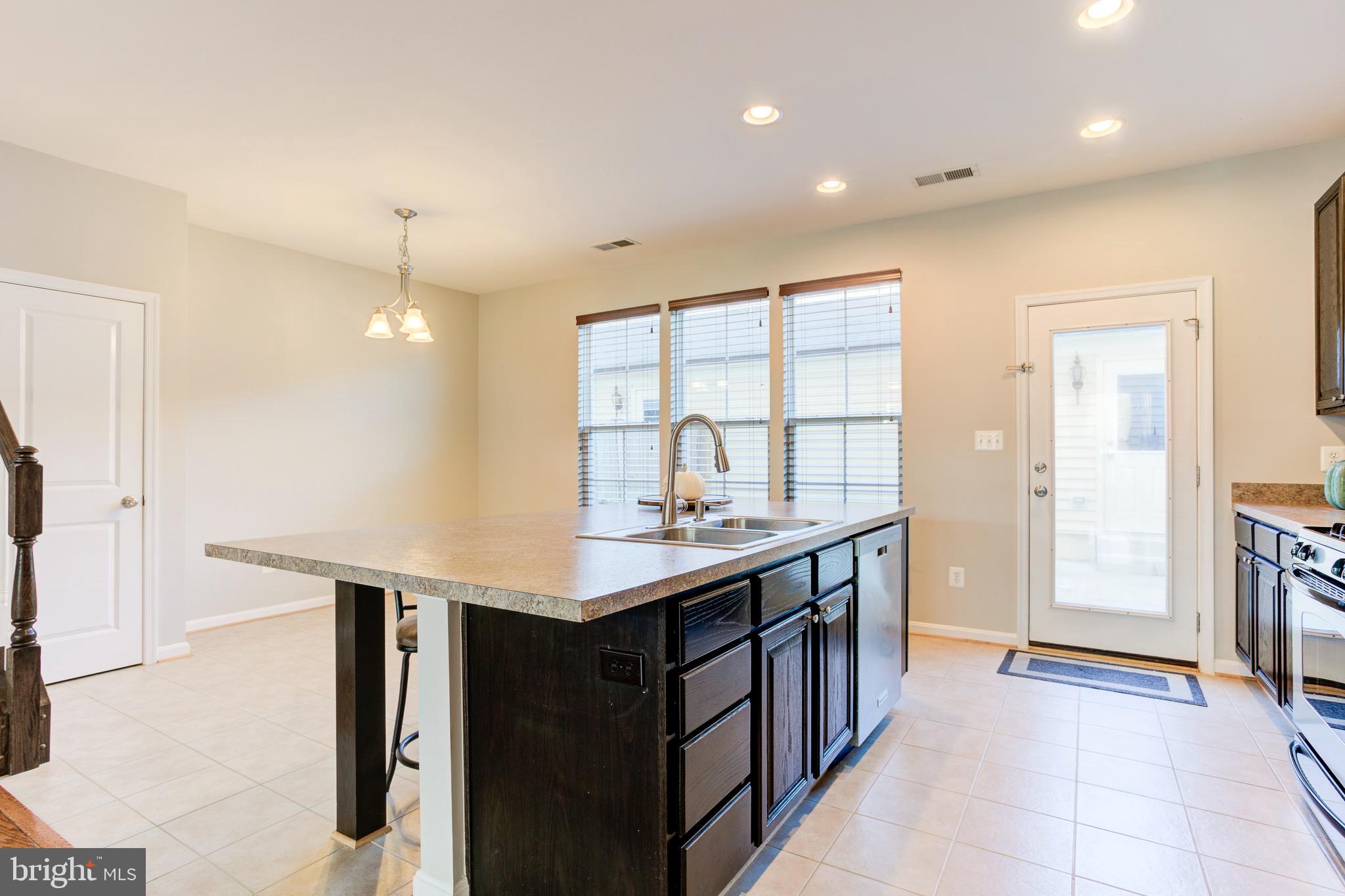 VICTORY LAKES - Residential