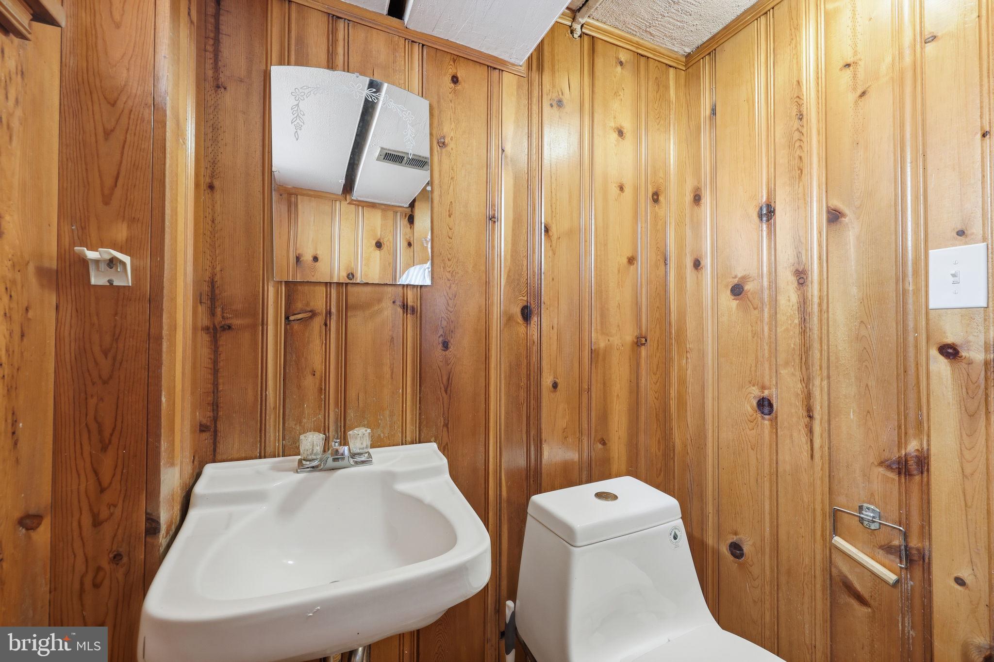 CRISPIN MANOR - Residential