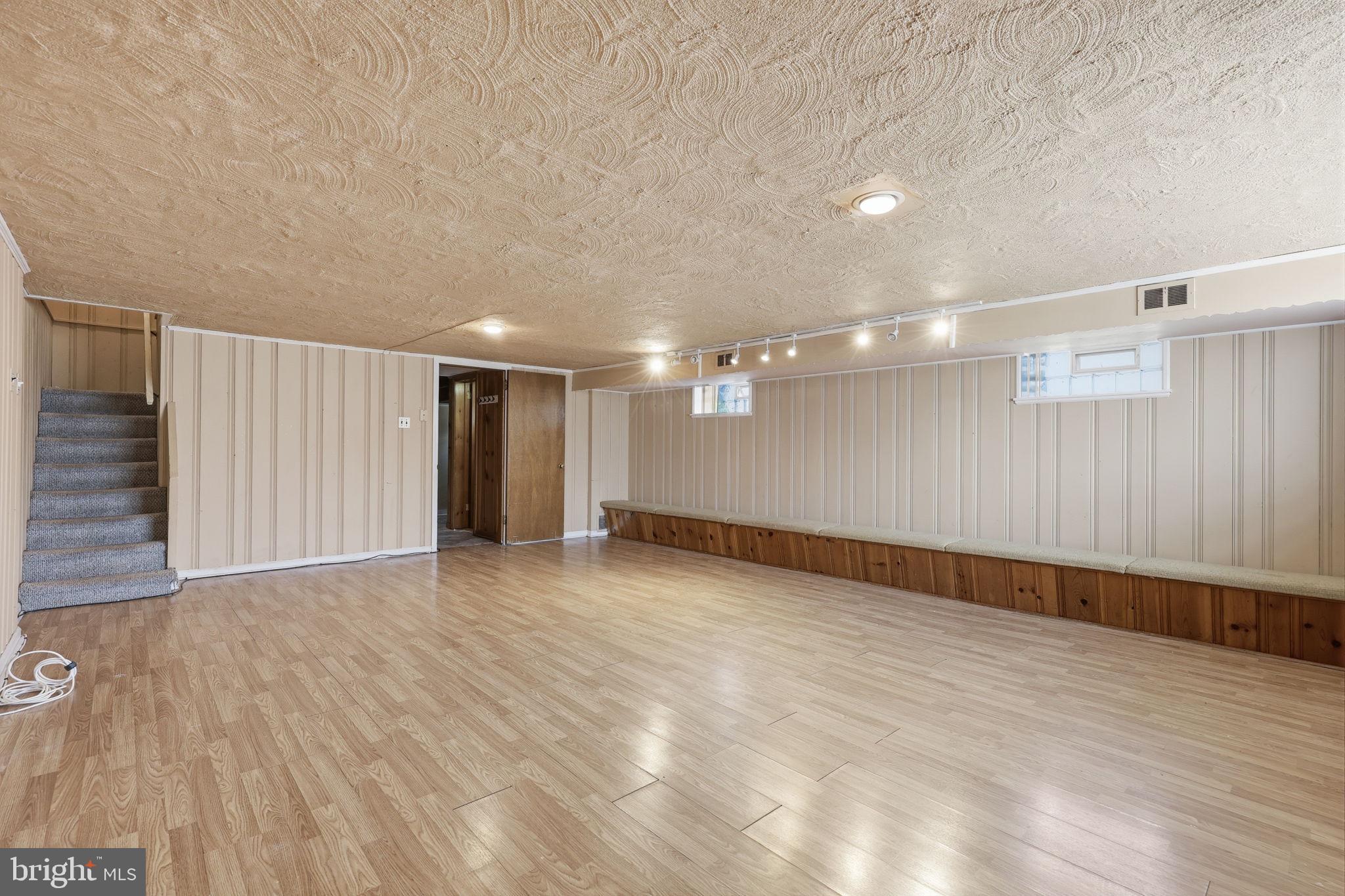 CRISPIN MANOR - Residential