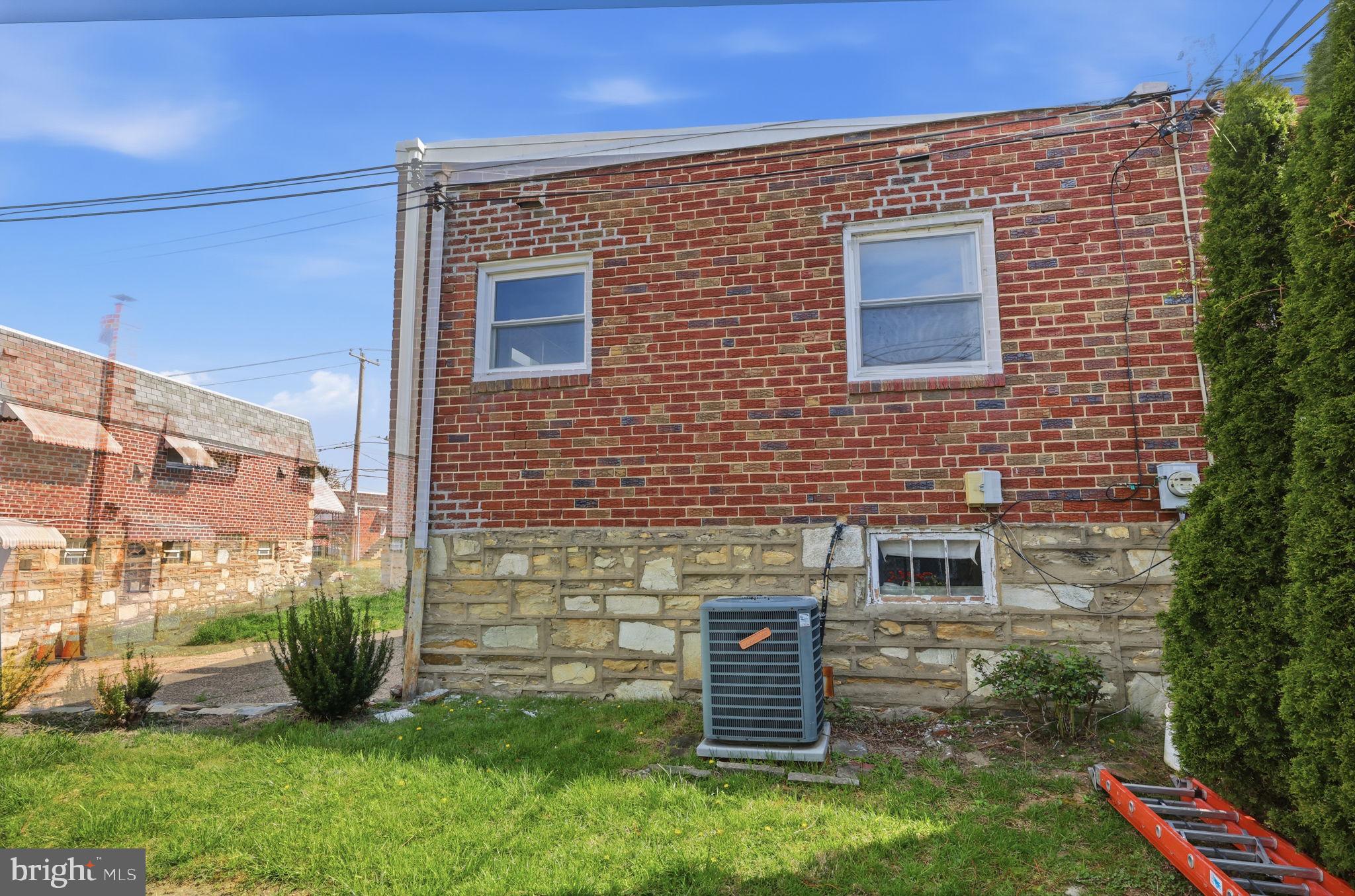 CRISPIN MANOR - Residential