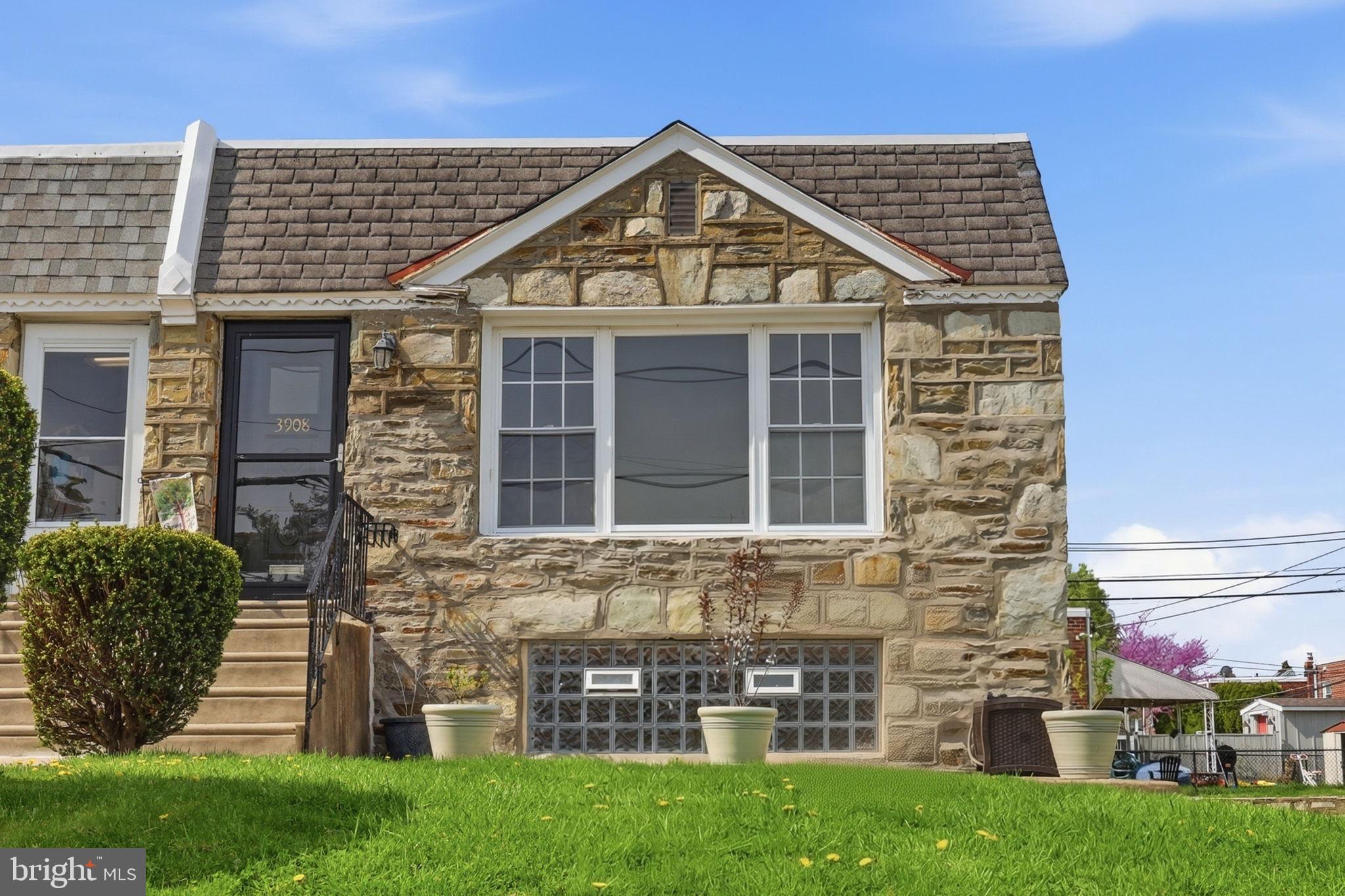 CRISPIN MANOR - Residential