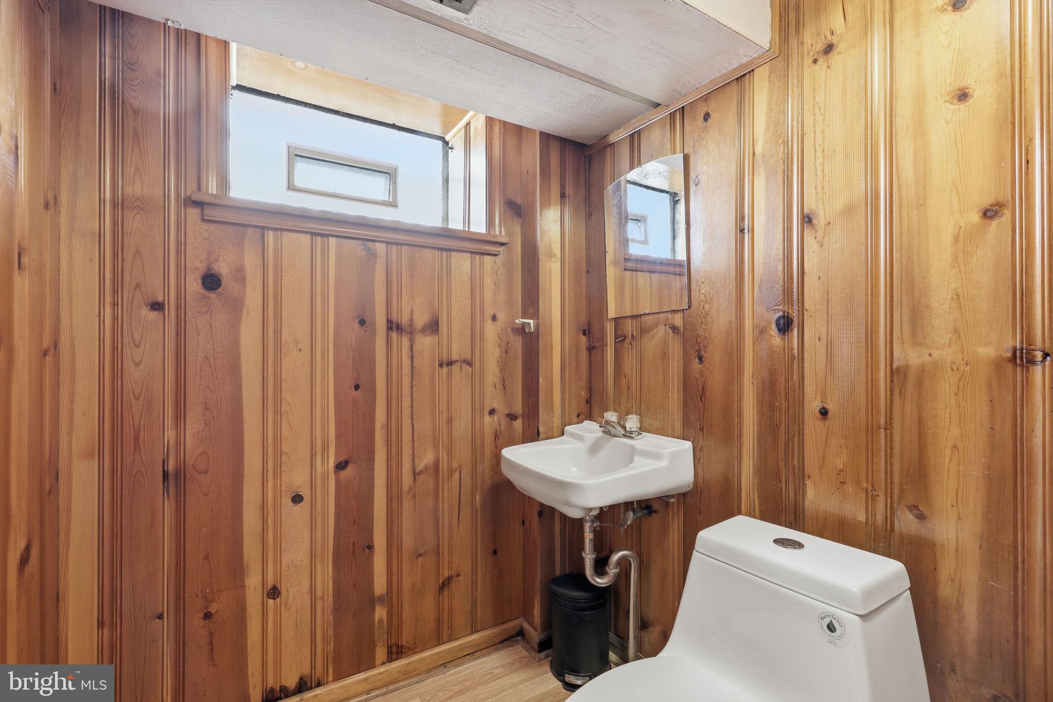 CRISPIN MANOR - Residential