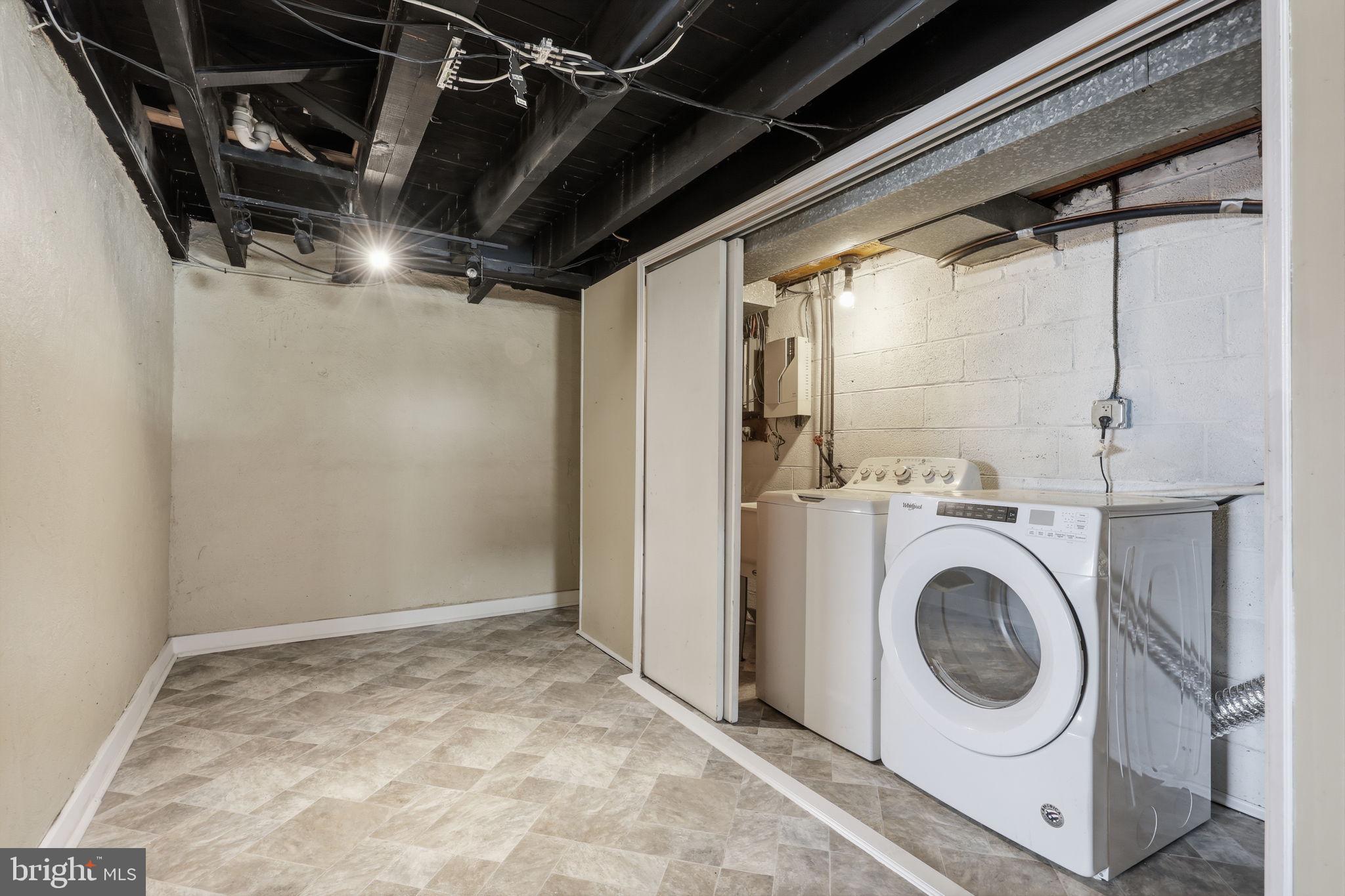 CRISPIN MANOR - Residential