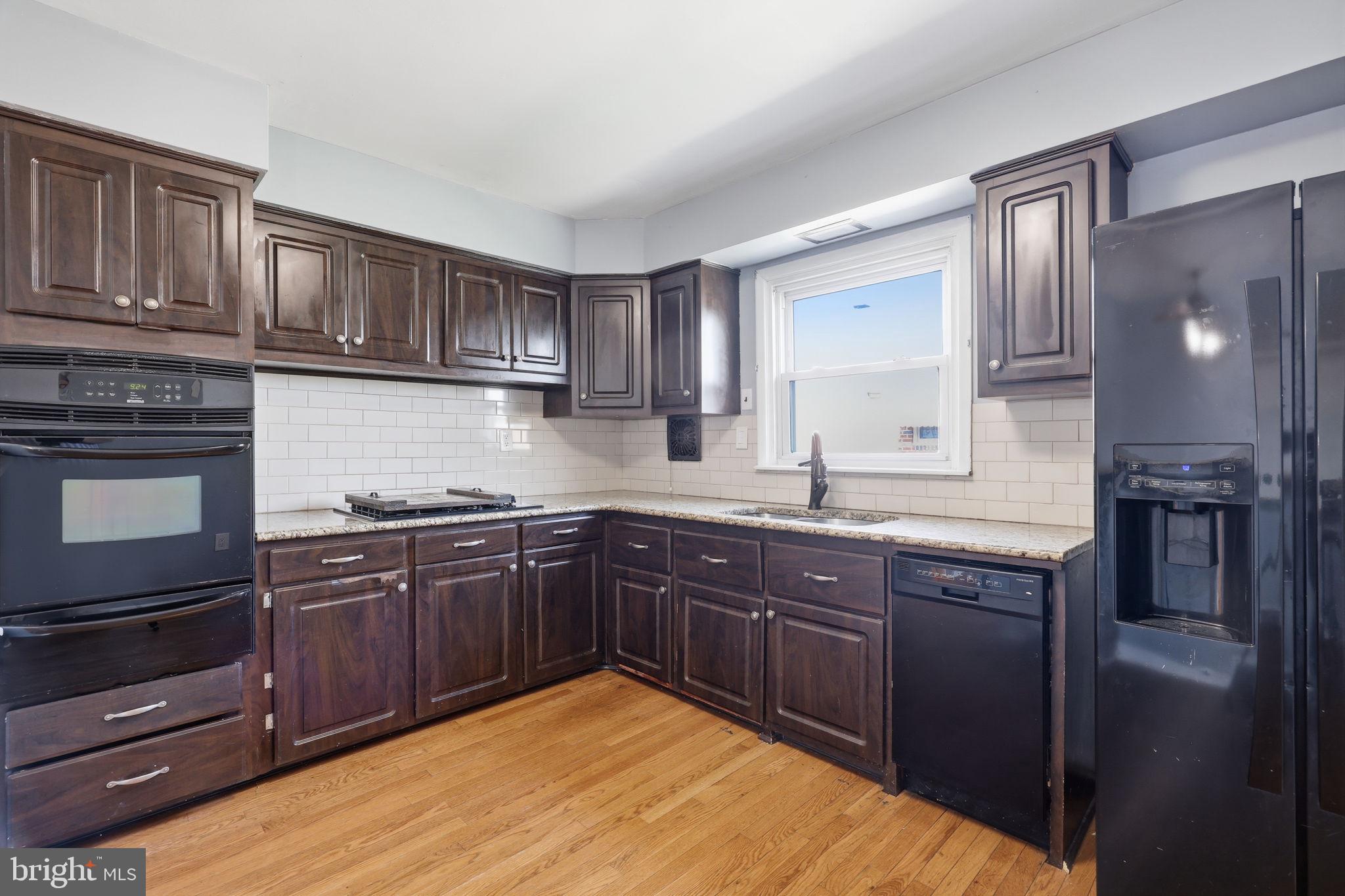 CRISPIN MANOR - Residential