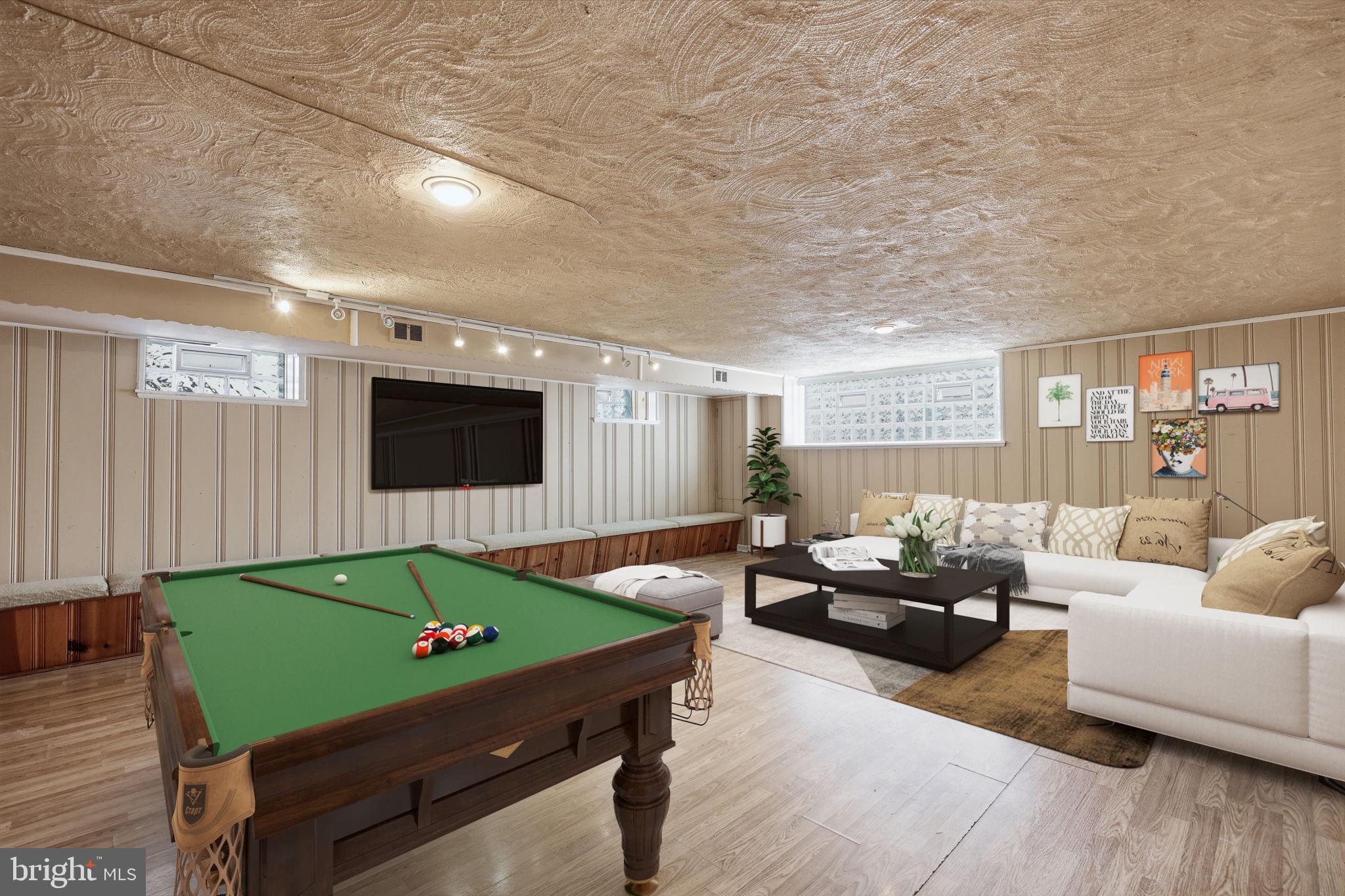 CRISPIN MANOR - Residential