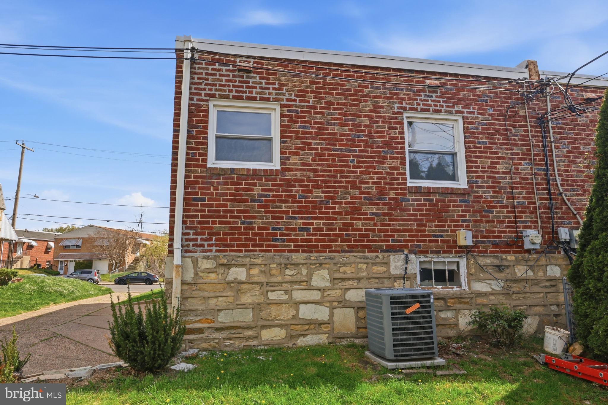 CRISPIN MANOR - Residential