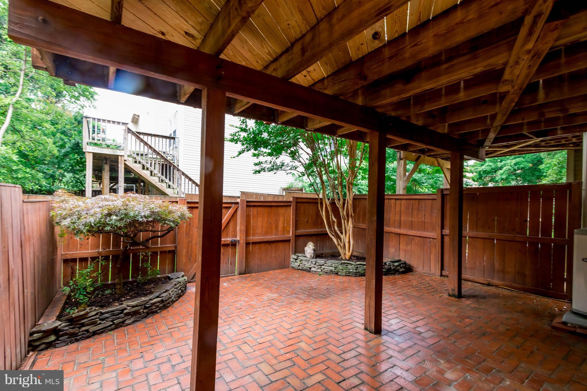 FAIR WOODS - Residential