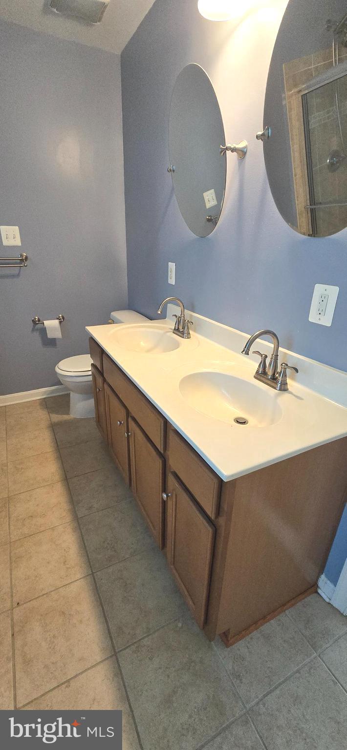 THE VILLAGE OF WASHINGTON TRAIL - Residential