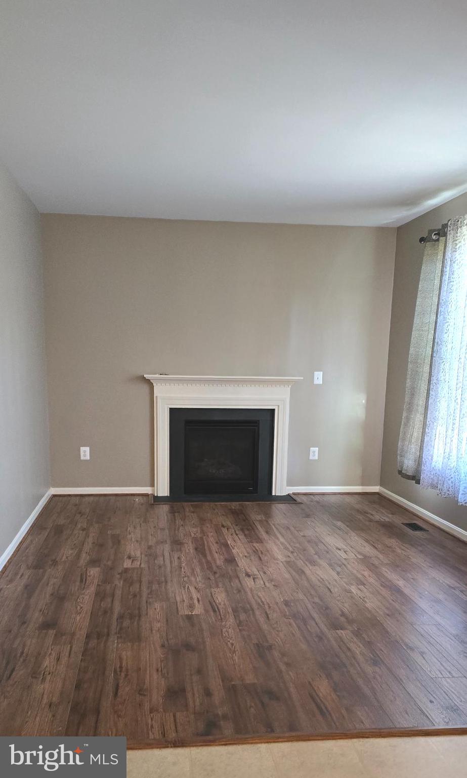 THE VILLAGE OF WASHINGTON TRAIL - Residential