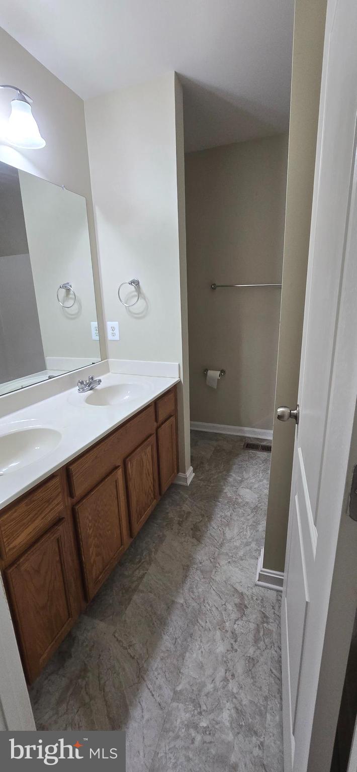 THE VILLAGE OF WASHINGTON TRAIL - Residential