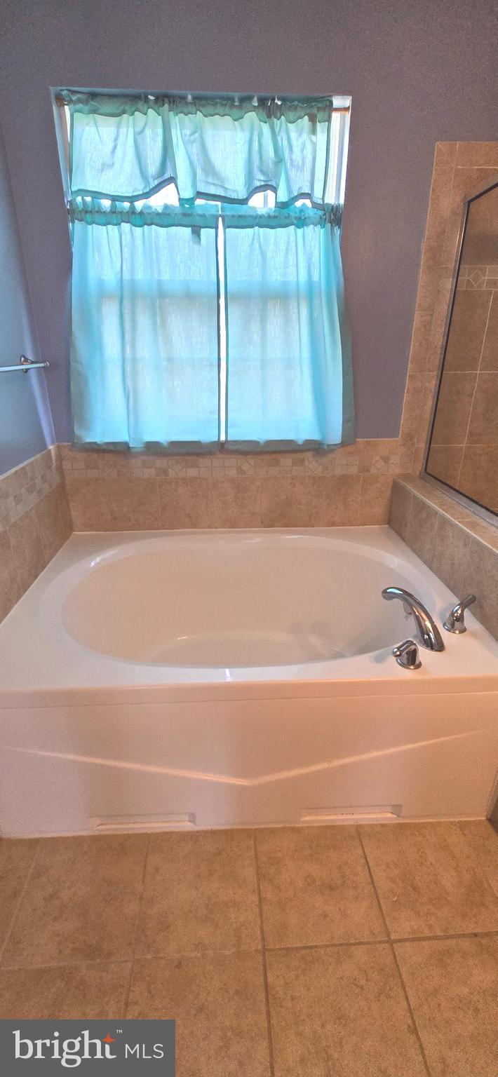 THE VILLAGE OF WASHINGTON TRAIL - Residential