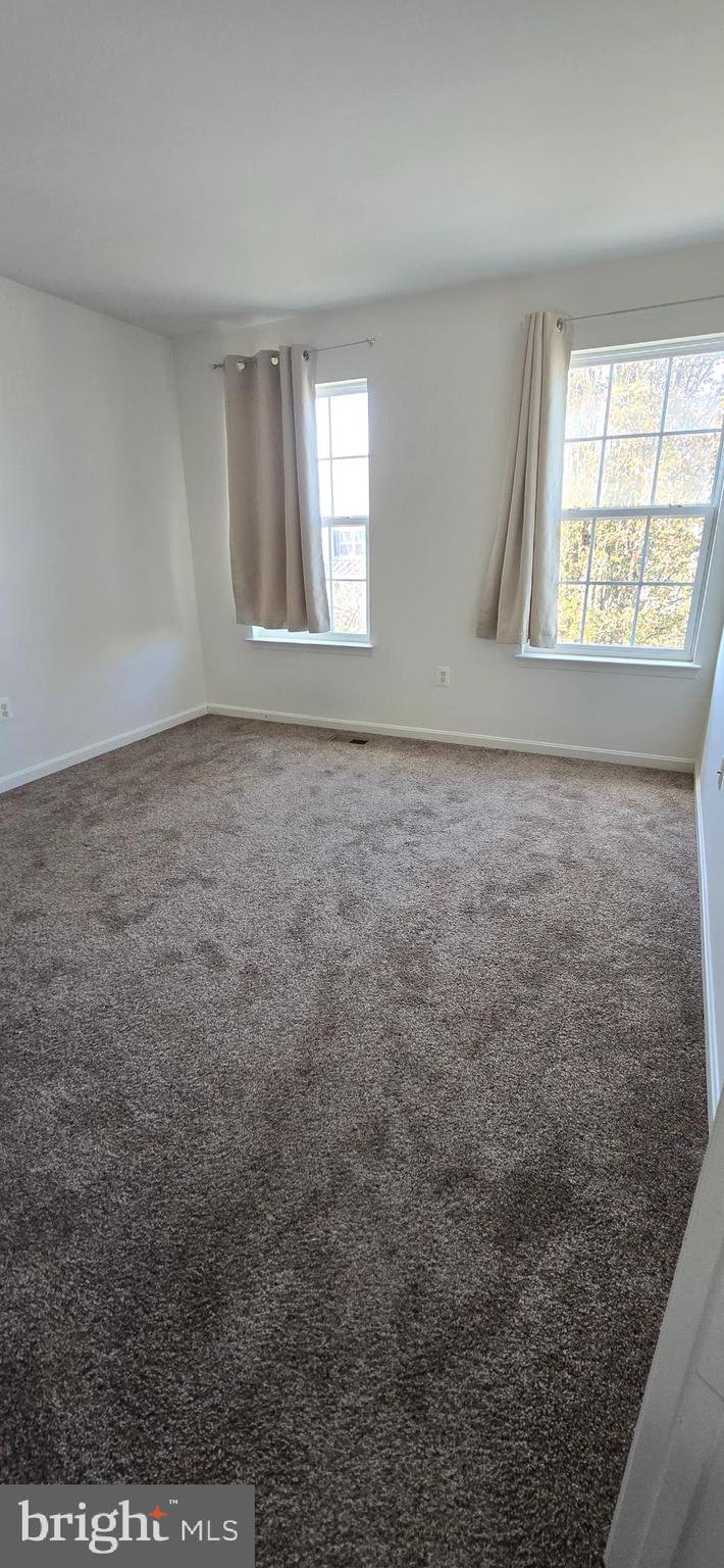 THE VILLAGE OF WASHINGTON TRAIL - Residential