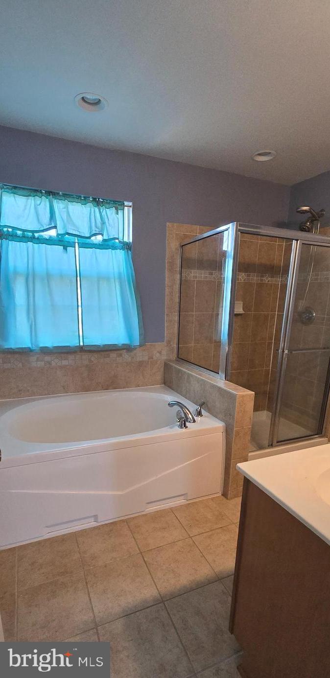 THE VILLAGE OF WASHINGTON TRAIL - Residential