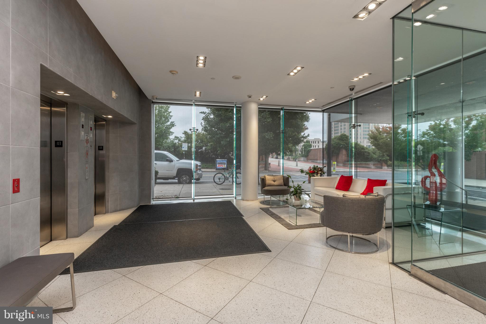 SOCIETY HILL - Residential Lease