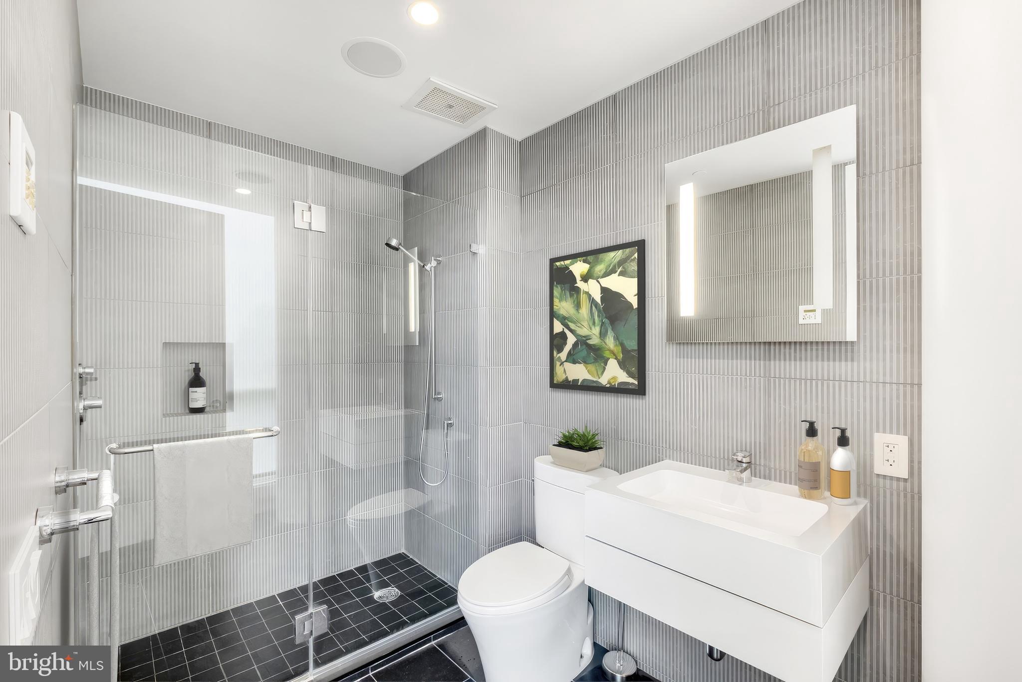 SOCIETY HILL - Residential Lease