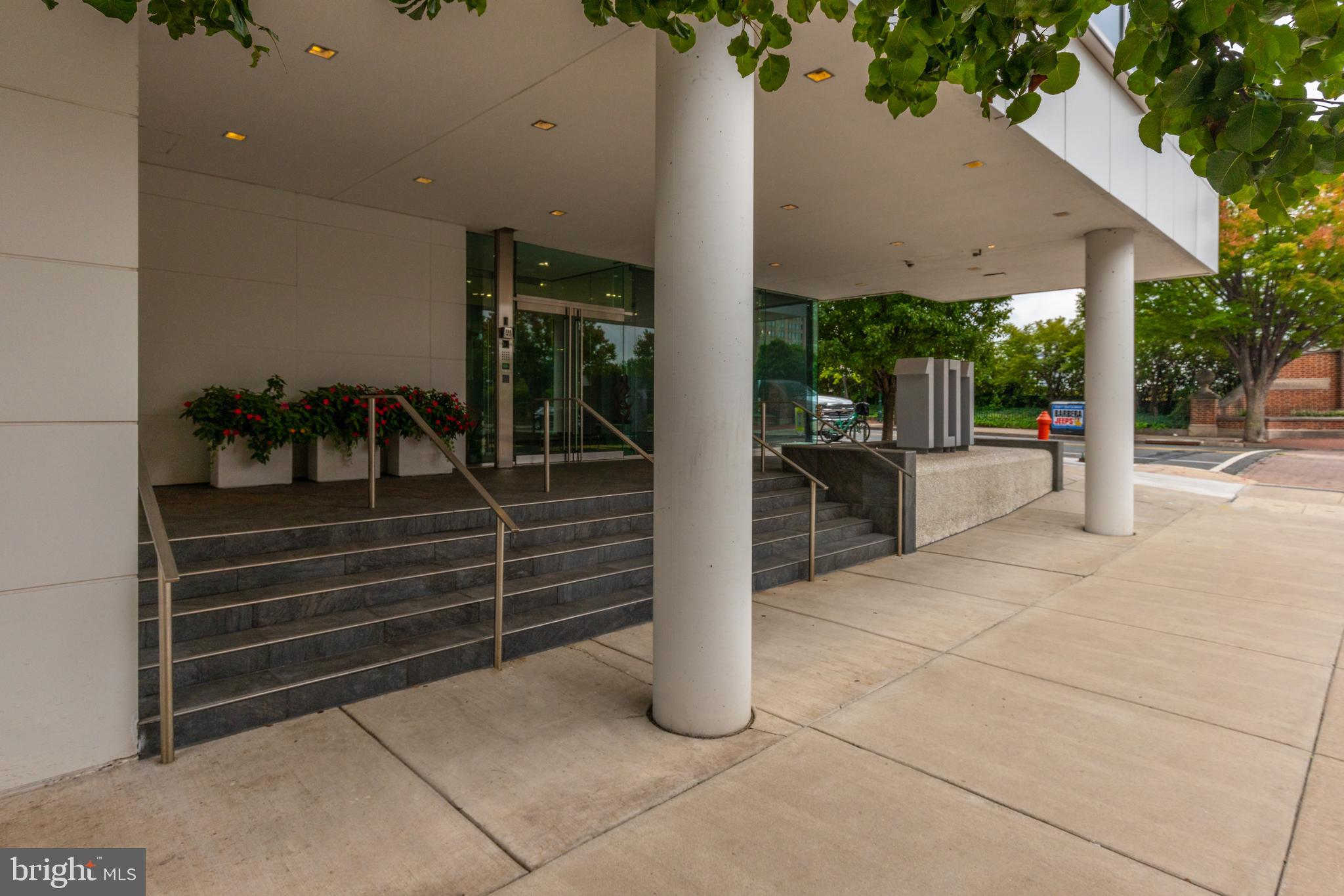 SOCIETY HILL - Residential Lease