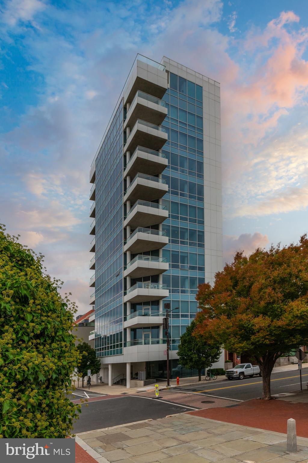 SOCIETY HILL - Residential Lease