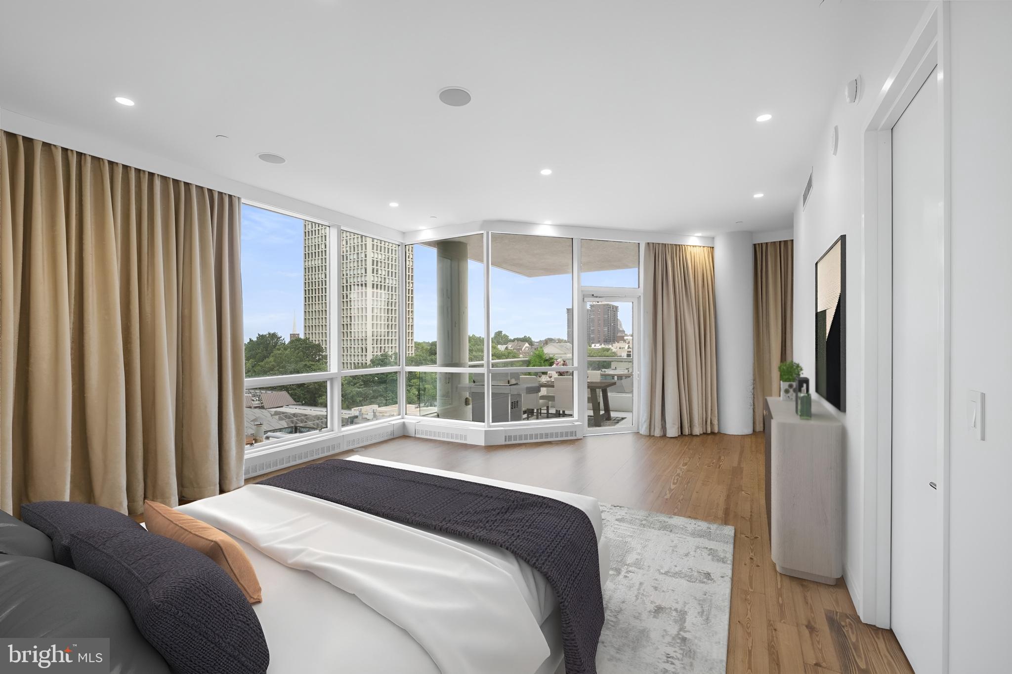 SOCIETY HILL - Residential Lease