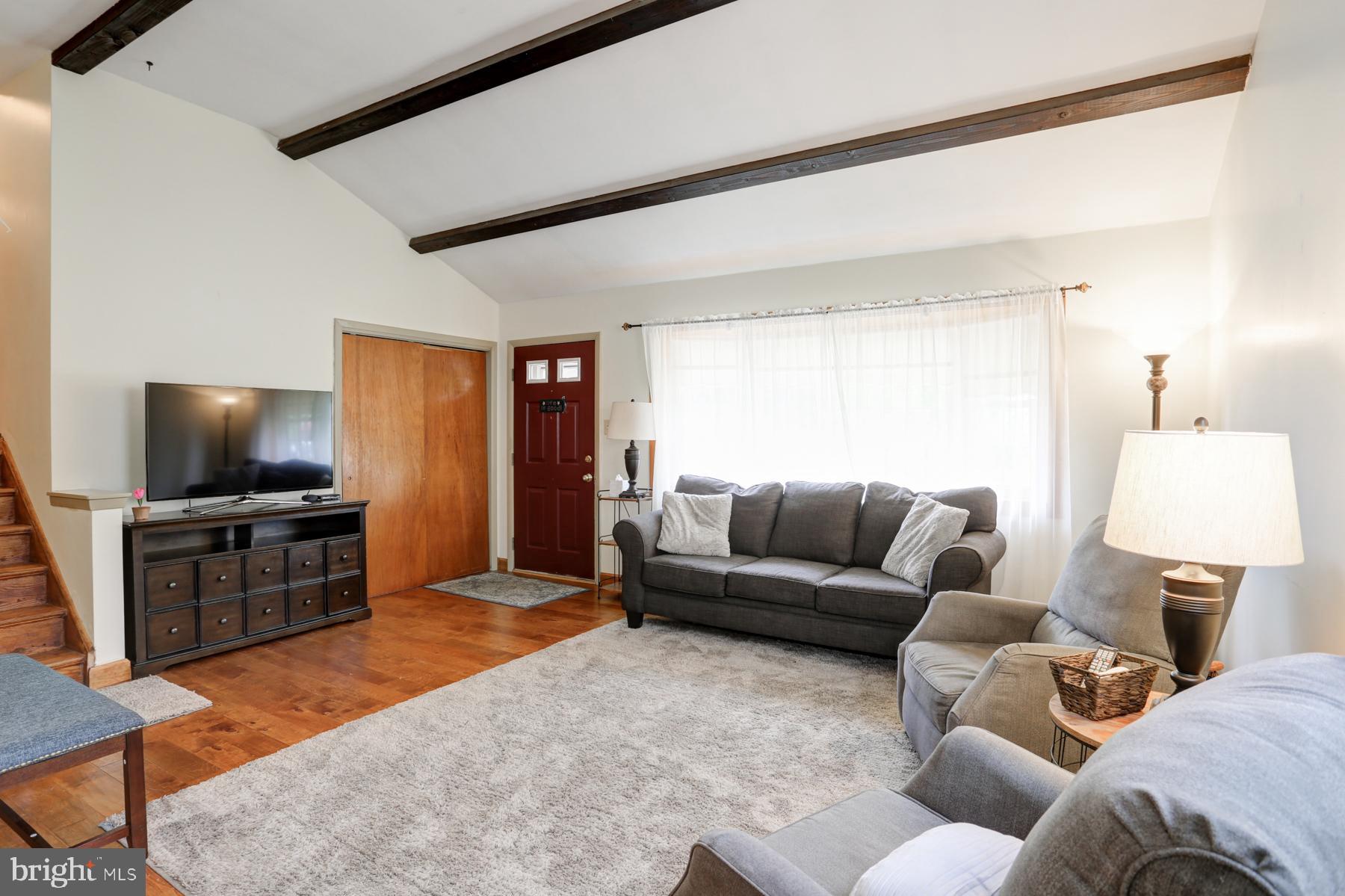 QUAKER HILLS - Residential