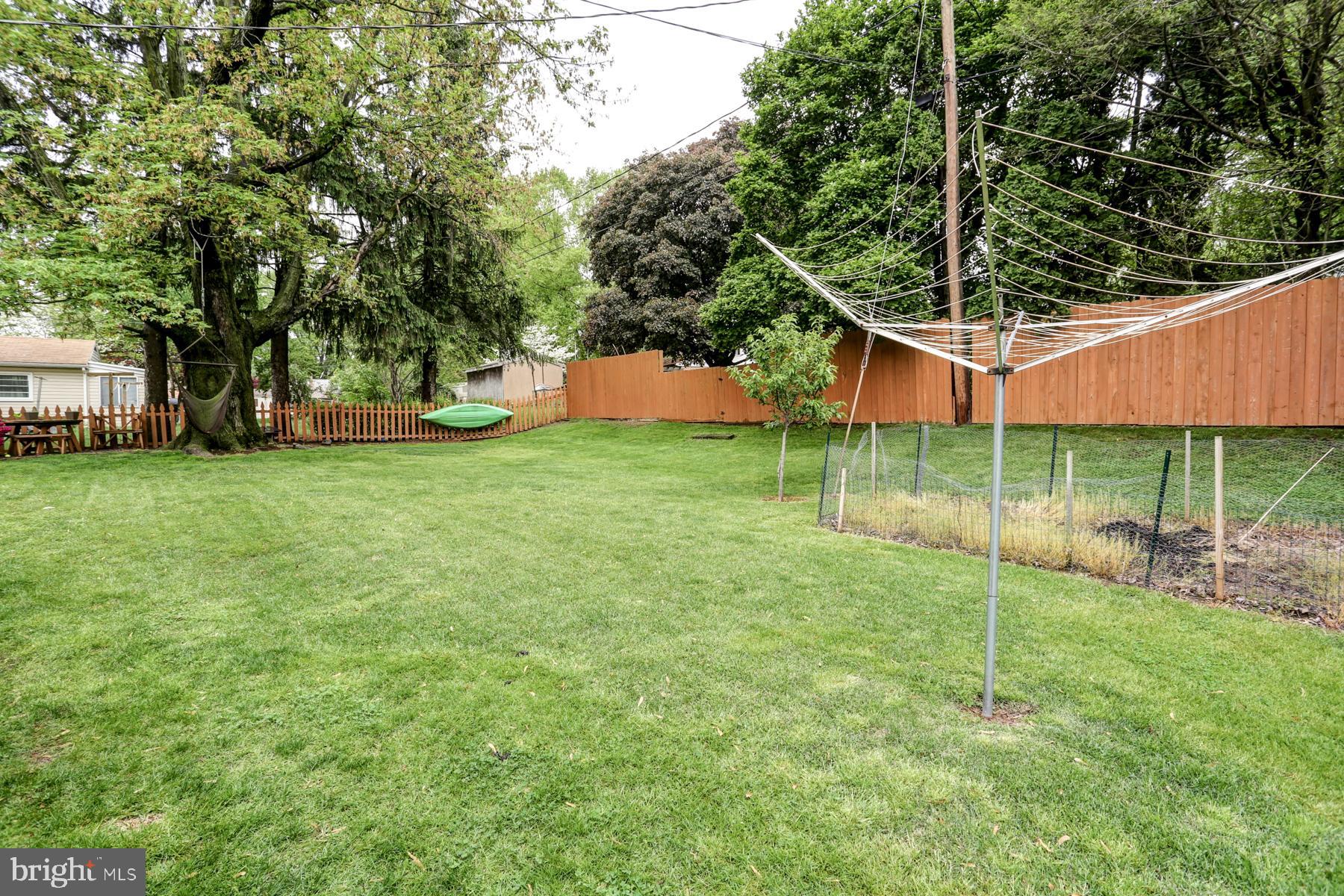 QUAKER HILLS - Residential