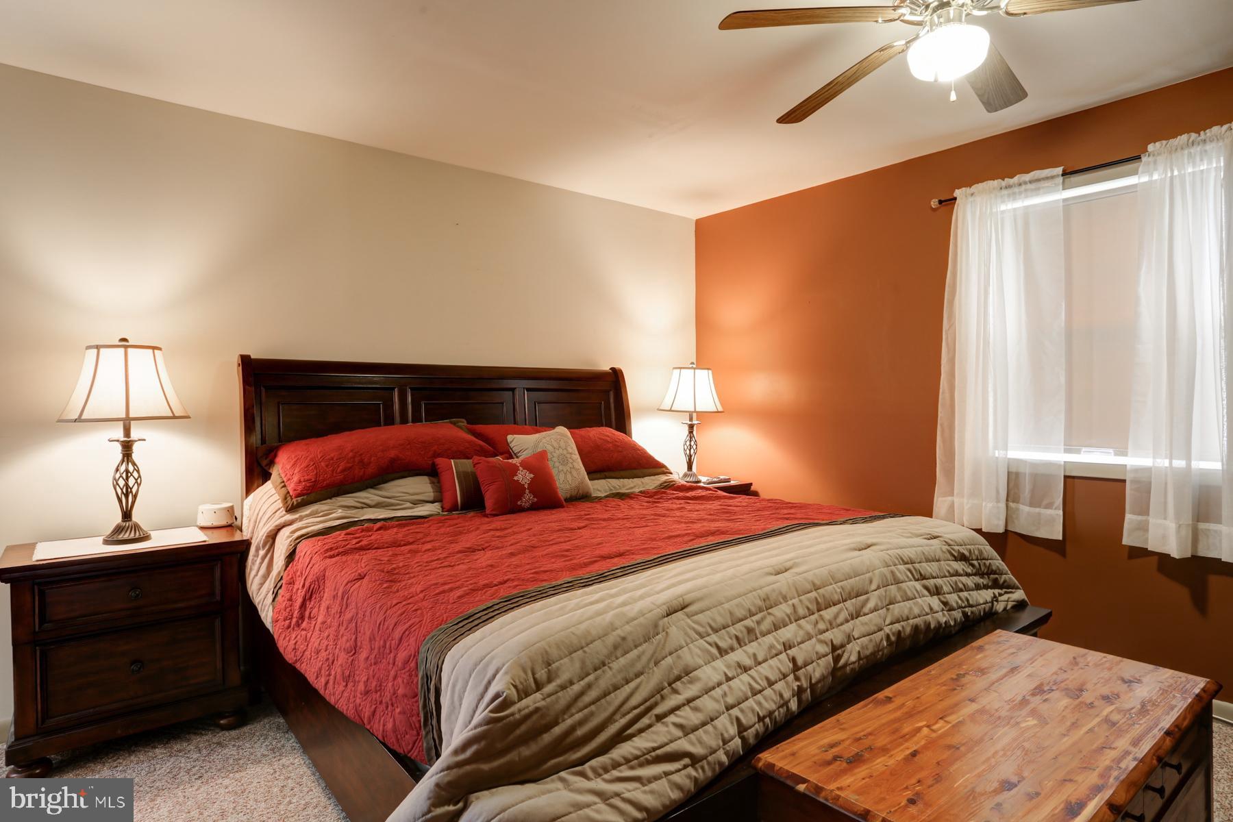 QUAKER HILLS - Residential