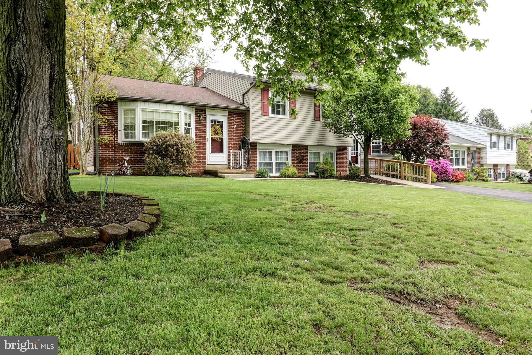 QUAKER HILLS - Residential