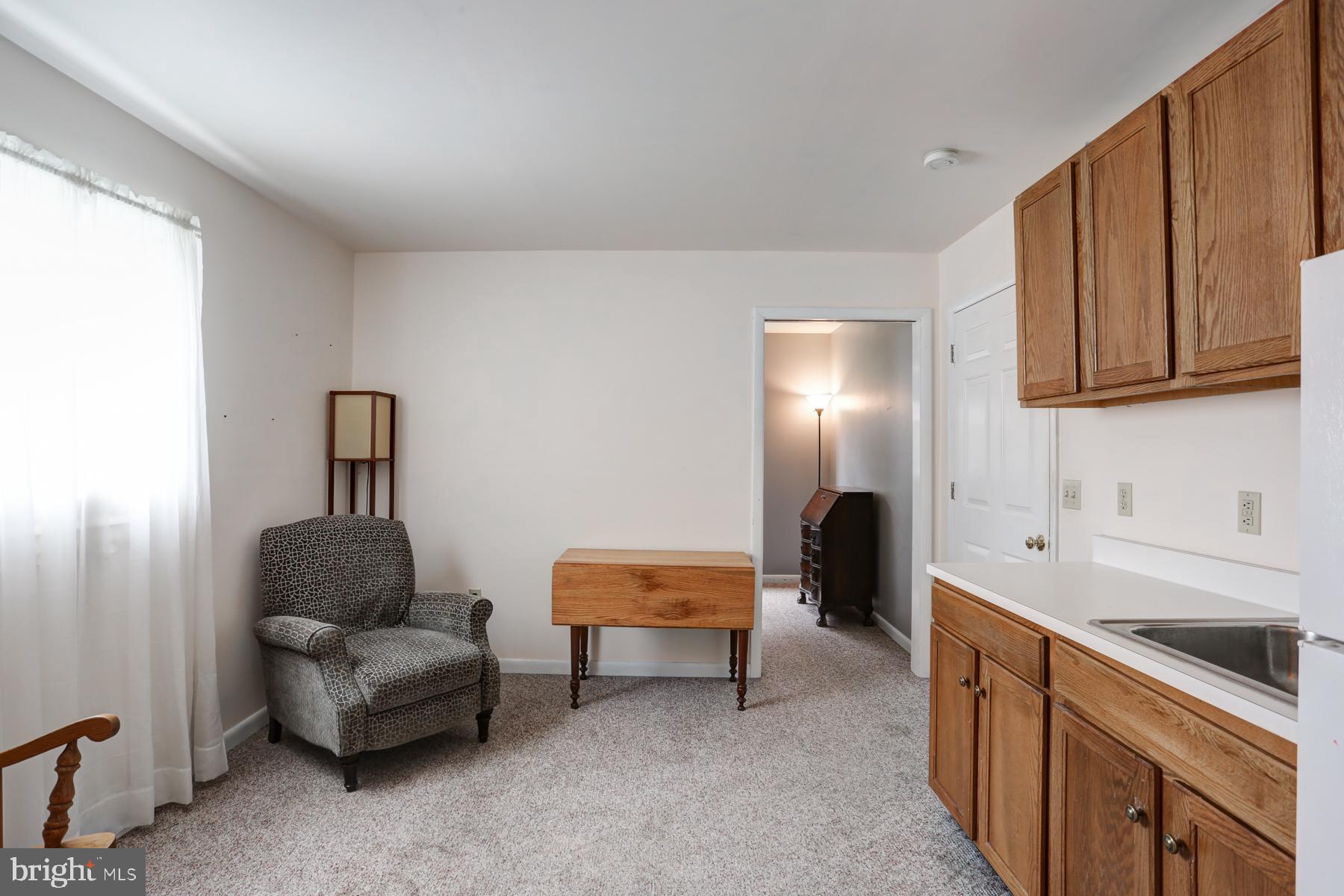 QUAKER HILLS - Residential