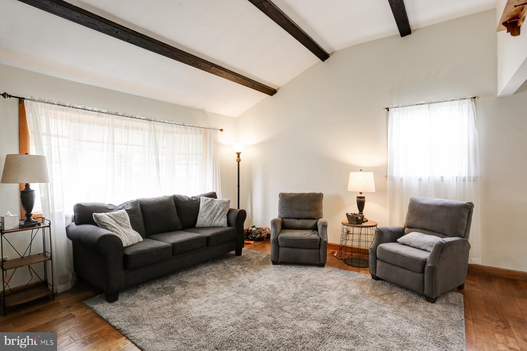 QUAKER HILLS - Residential