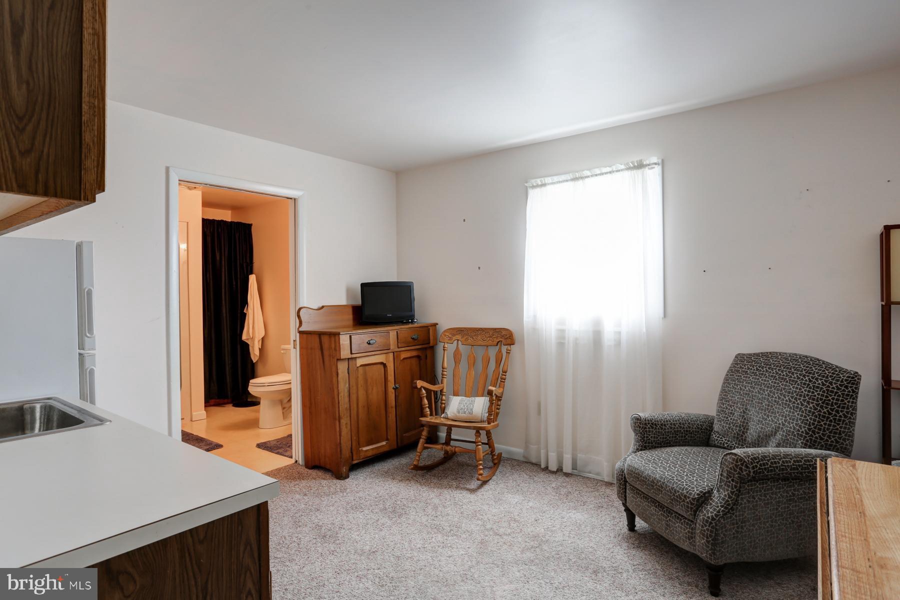 QUAKER HILLS - Residential