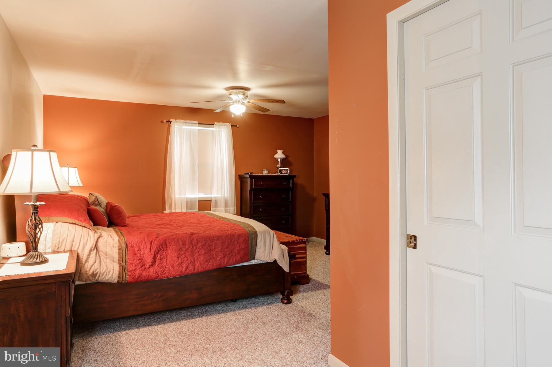 QUAKER HILLS - Residential