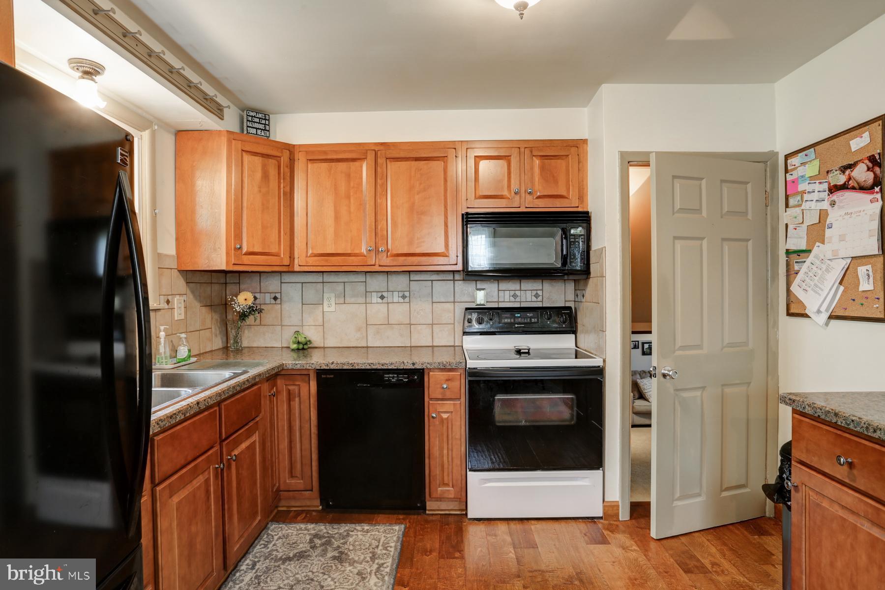 QUAKER HILLS - Residential