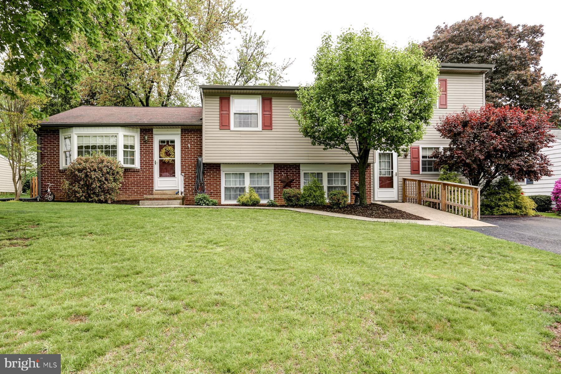 QUAKER HILLS - Residential