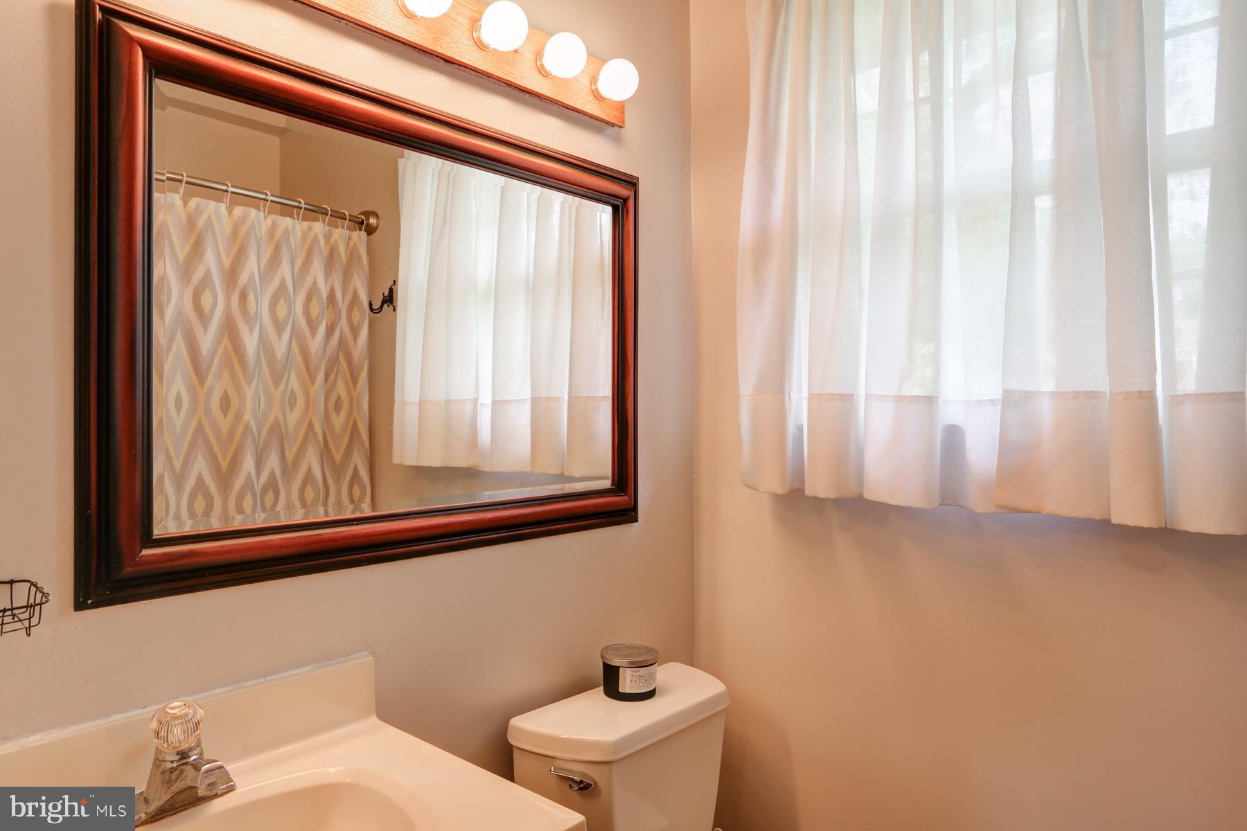 QUAKER HILLS - Residential