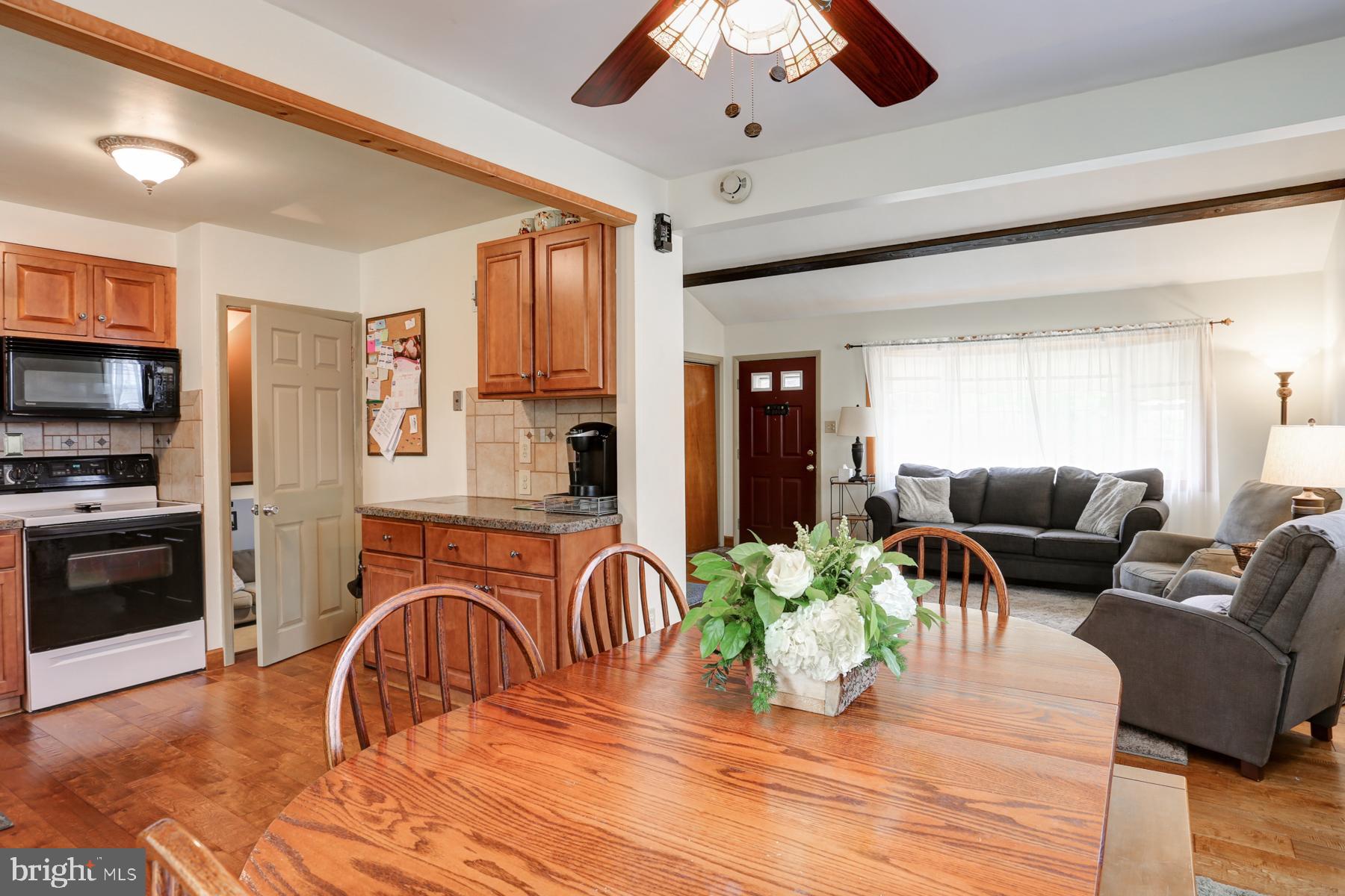 QUAKER HILLS - Residential