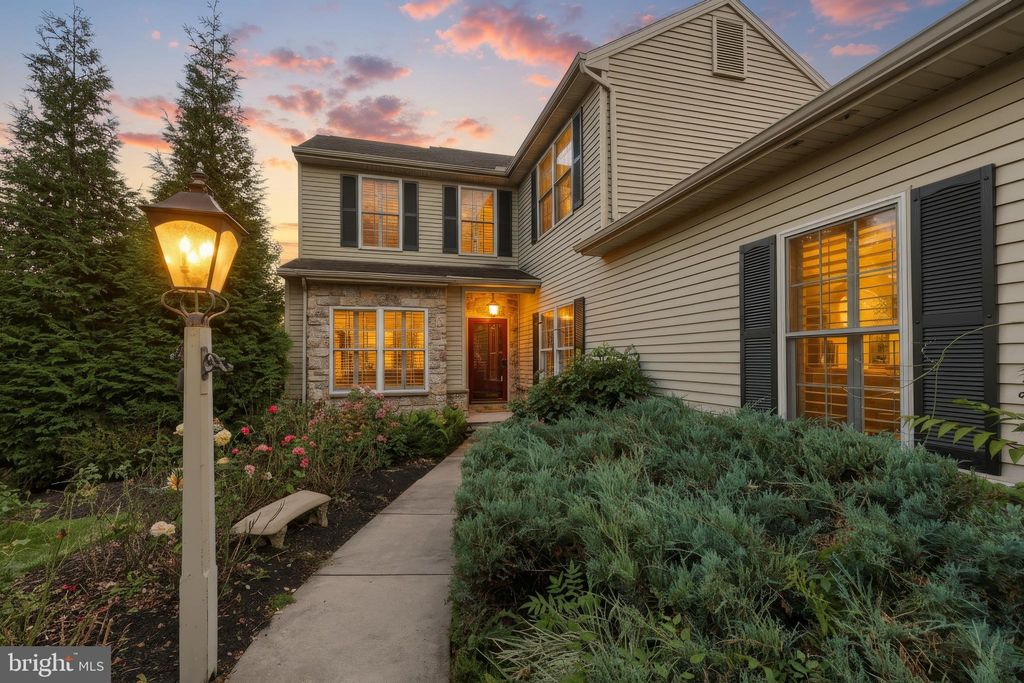 Photo of 1772 Stone Hill Drive, YORK, PA 17402 (MLS # PAYK2091592)