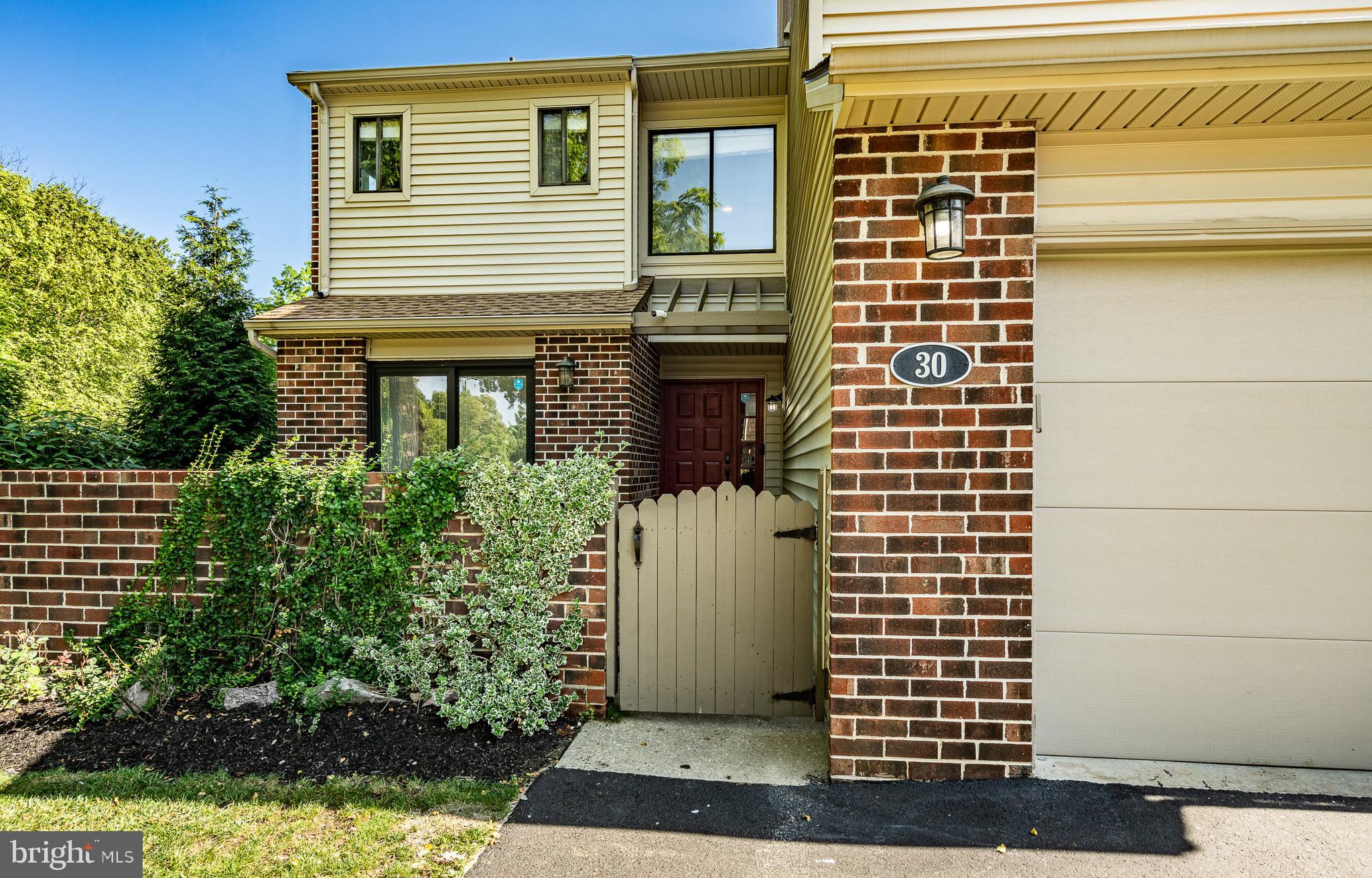 30 SCOTT COURT