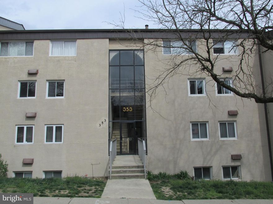 Cozy Condo on main level, easy entry: 3  steps. Beautiful, peaceful water view from your deck overlooks private cookout picnic area. Two spacious bedrooms with large walk-in closets. Kitchen has gas range, refrigerator and dishwasher. Clothes washer and dryer are included. Eat in the Kitchen at breakfast bar.  Also has separate dining room. Perfect one floor living. Call CSS for all apointments.